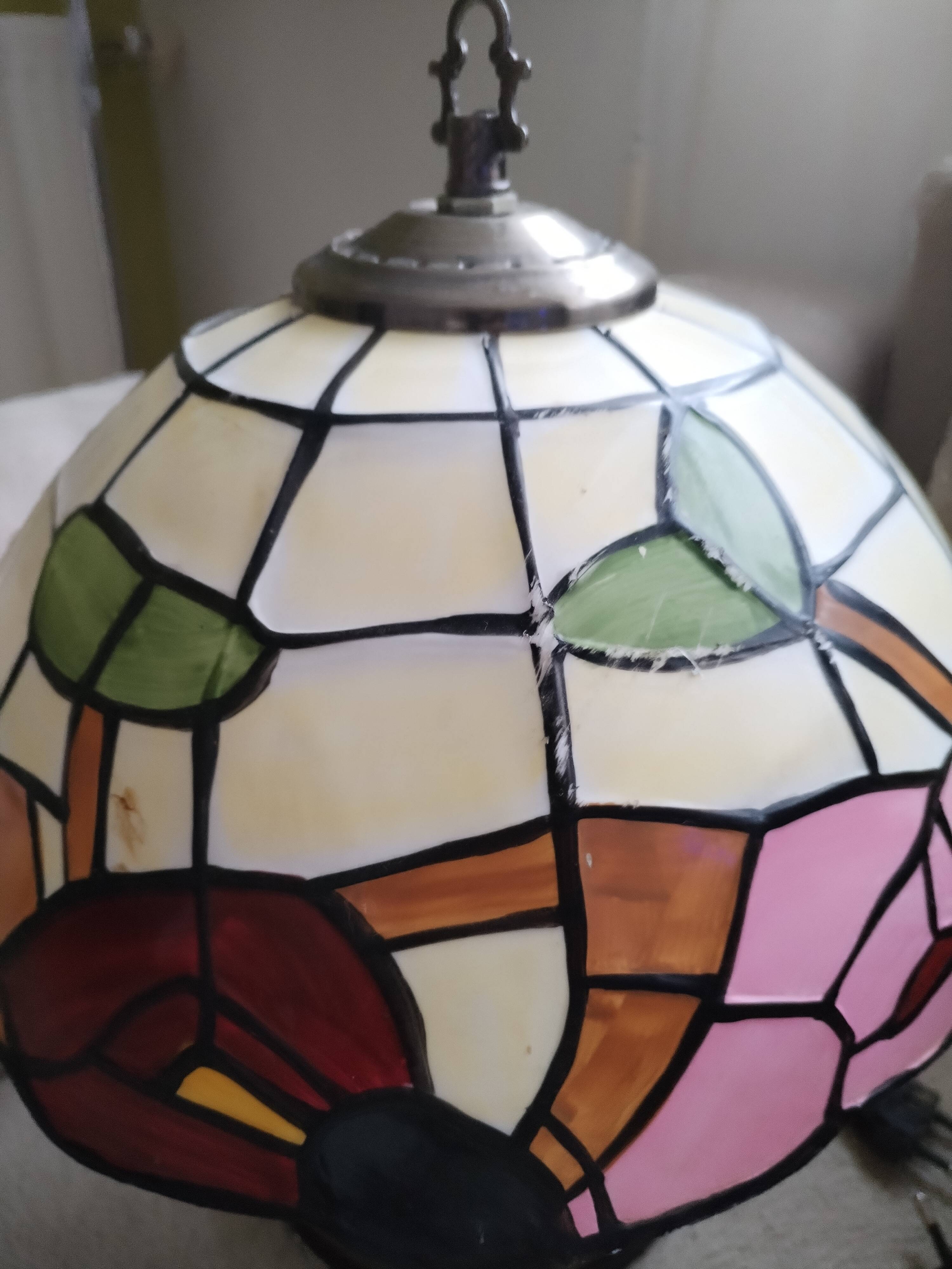 2 Tiffany-style touch-sensitive table lamps