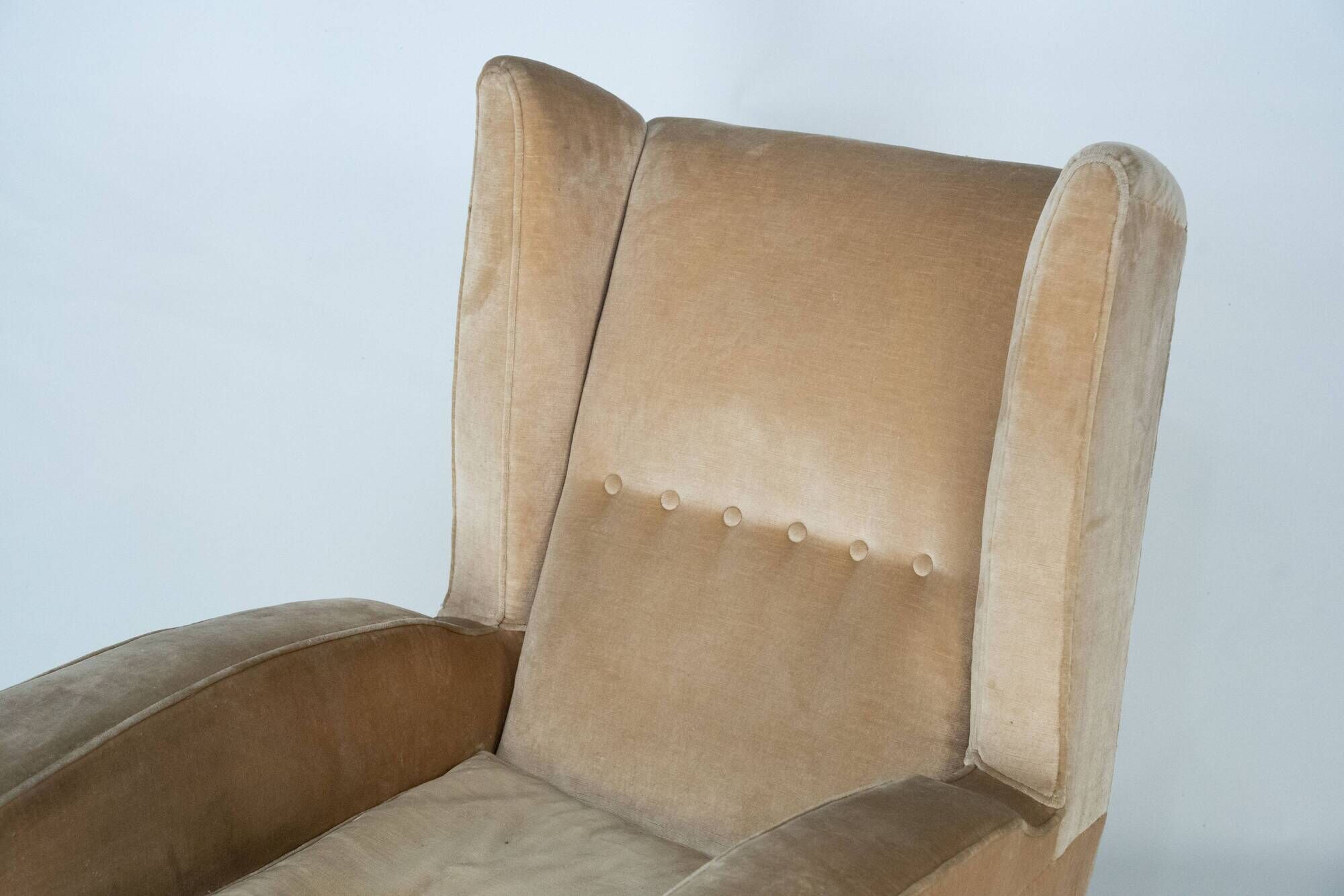 Mid-Century attributed Melchiorre Bega single Armchair in velvet. Italy 195