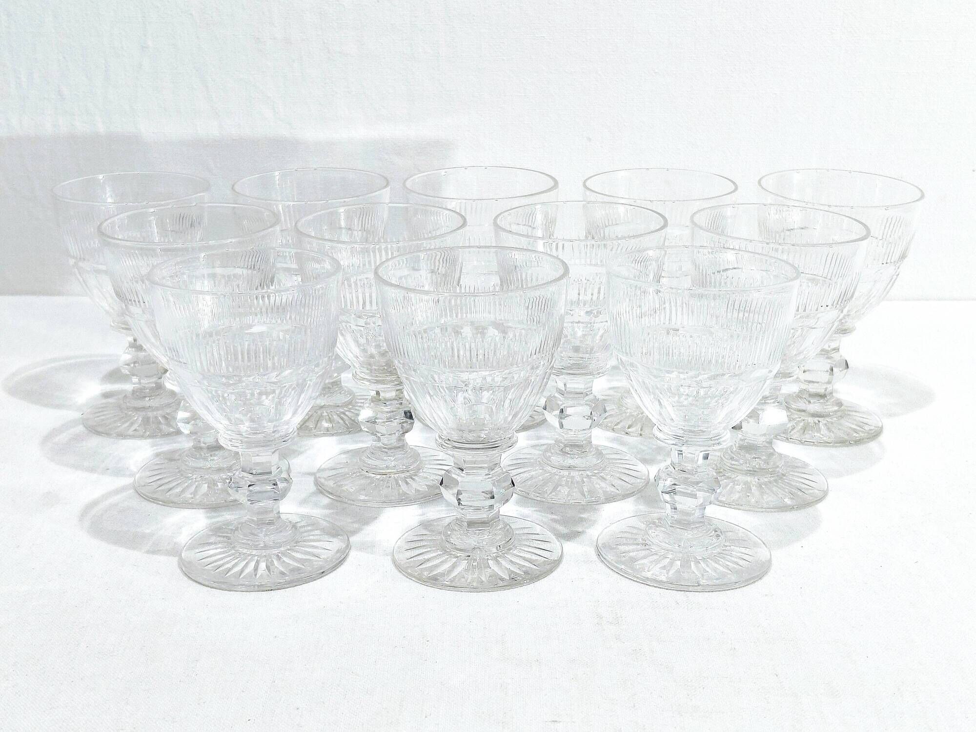 Baccarat - 12 white wine glasses catalogue 1841