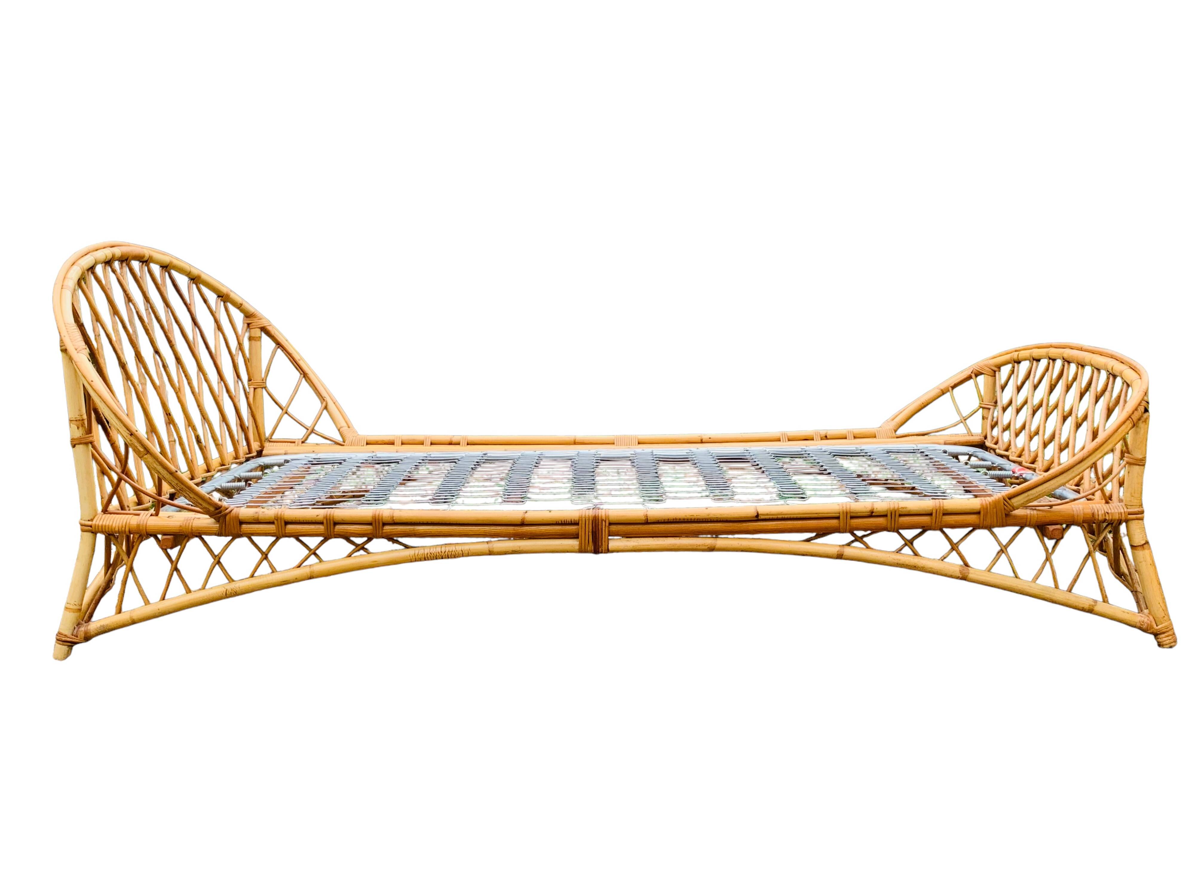 Rattan basket bed 90x190 vintage 1960