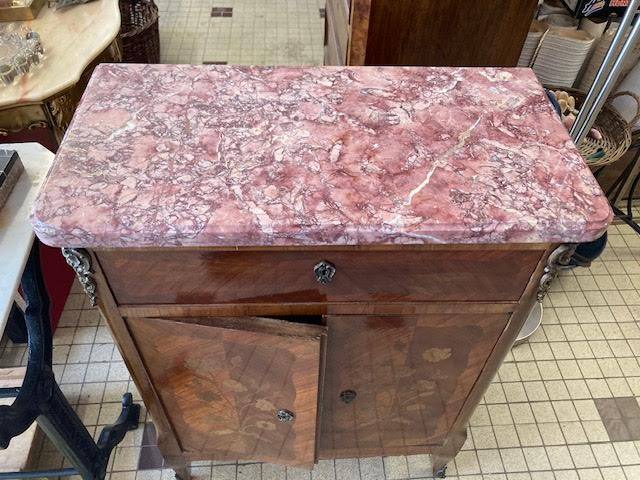 Small entrance cabinet