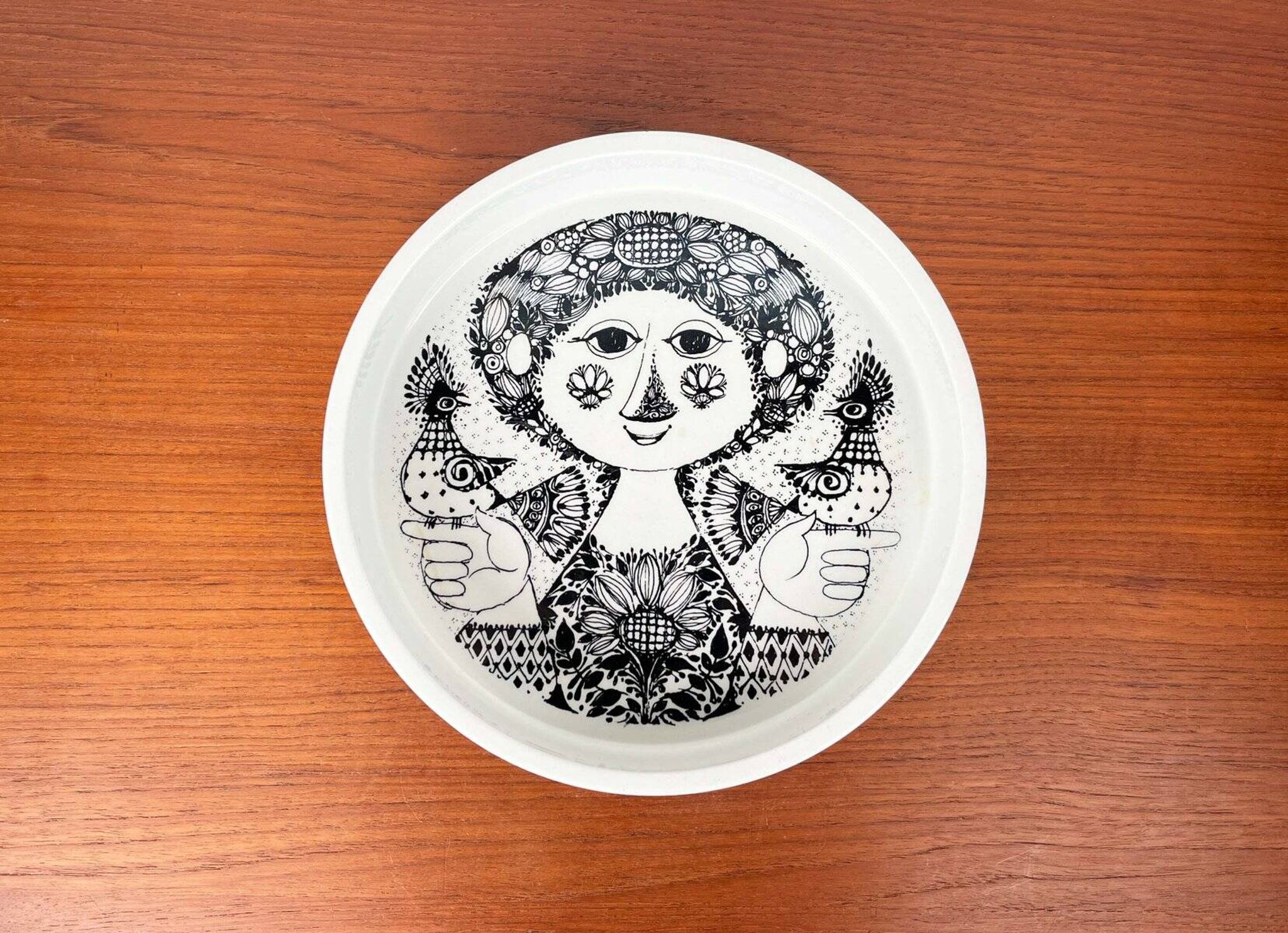 Modern Danish Flora bowl from the mid-century by Bjørn Wiinblad for Nymölle, Denmark, 1960s.