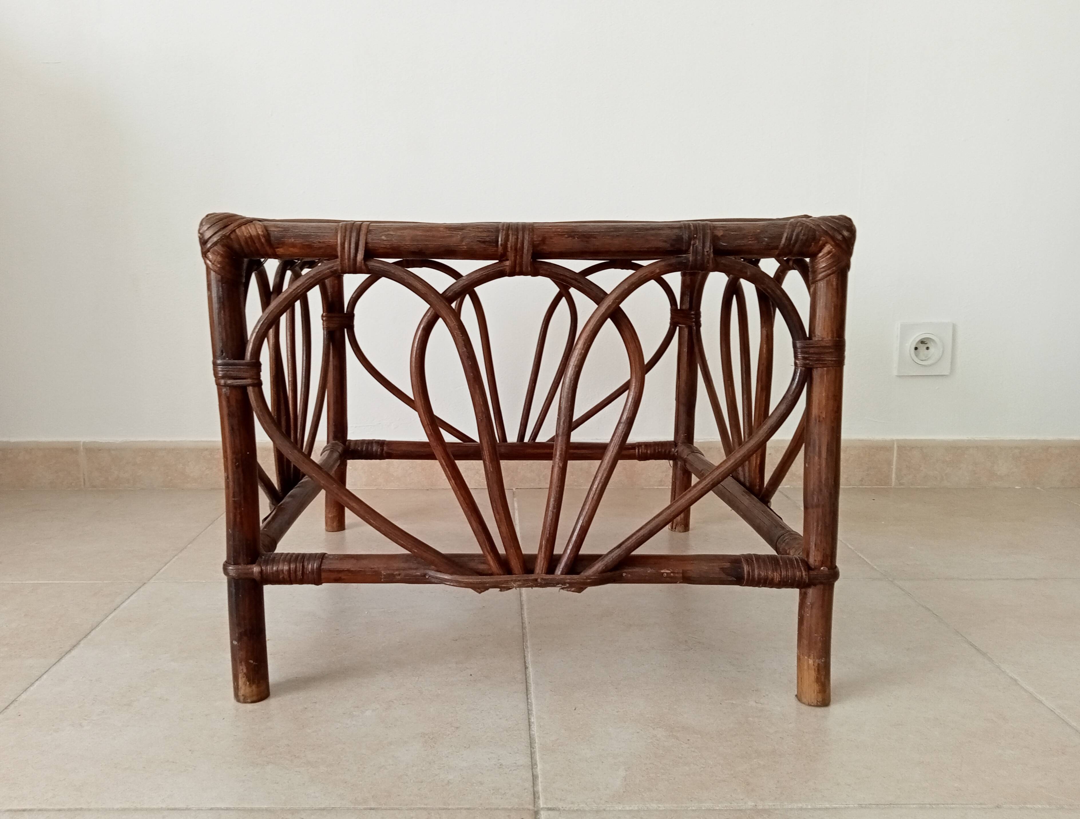 Vintage rattan and bamboo coffee table, 51*51 cm