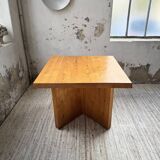 Table carrée moderniste en pin massif, années 50