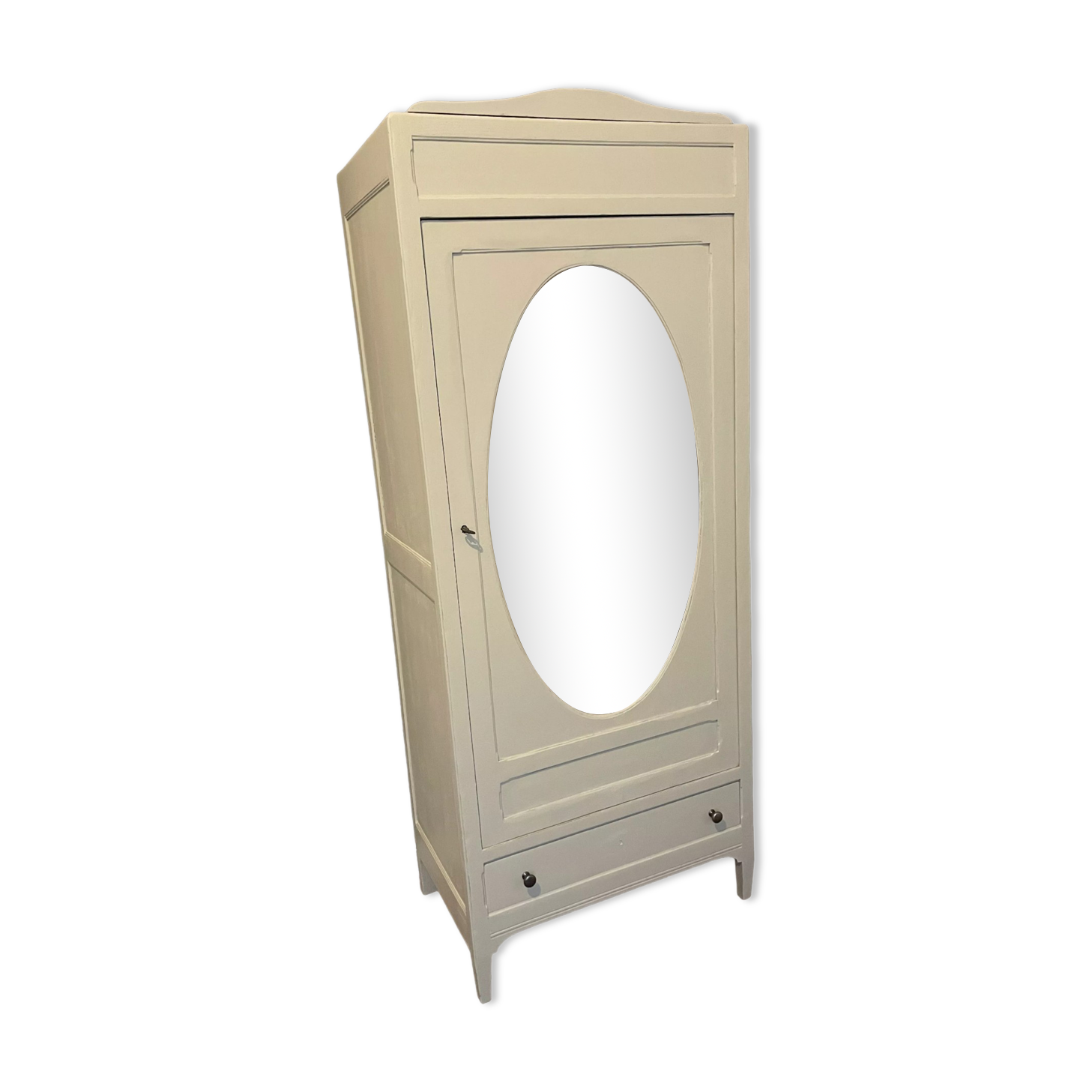 Armoire parisienne