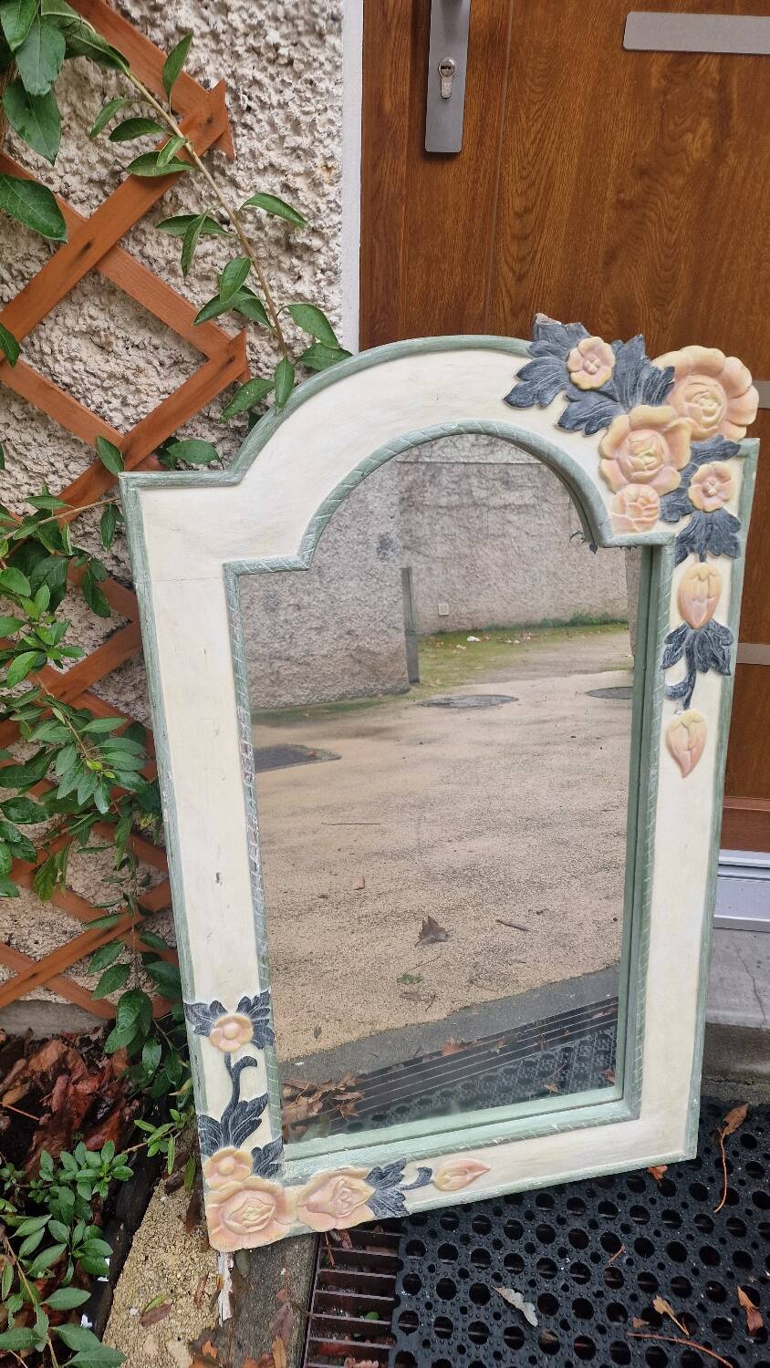 Shabby chic mirror with carved wooden flowers