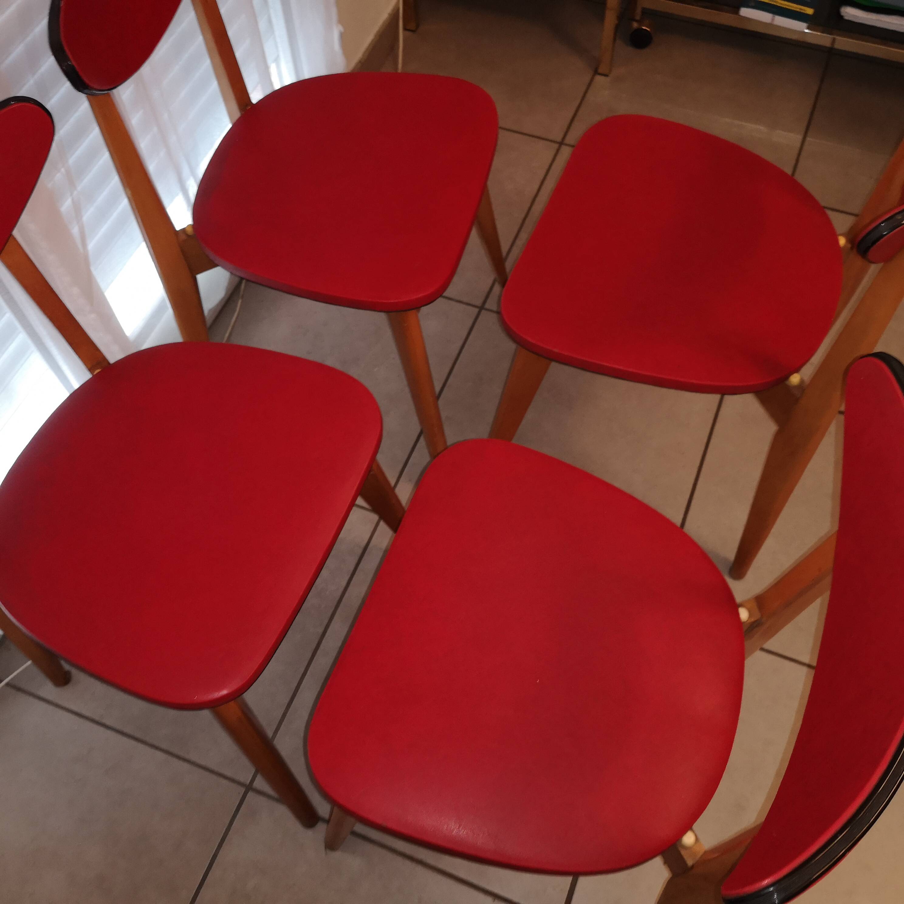 Set of 4 Vintage Chairs – 50s/60s Design – Red Faux Leather – Stackable