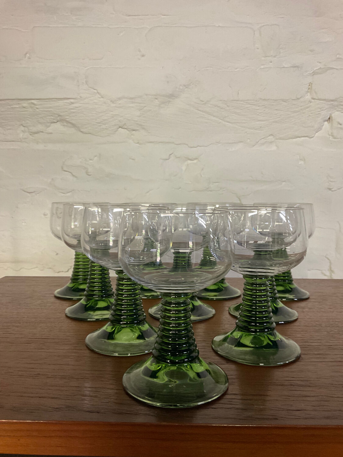 Série de 10 verres à vin vintage