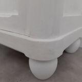 Massive chestnut chevet