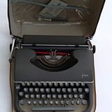 Japy portable typewriter with its original briefette