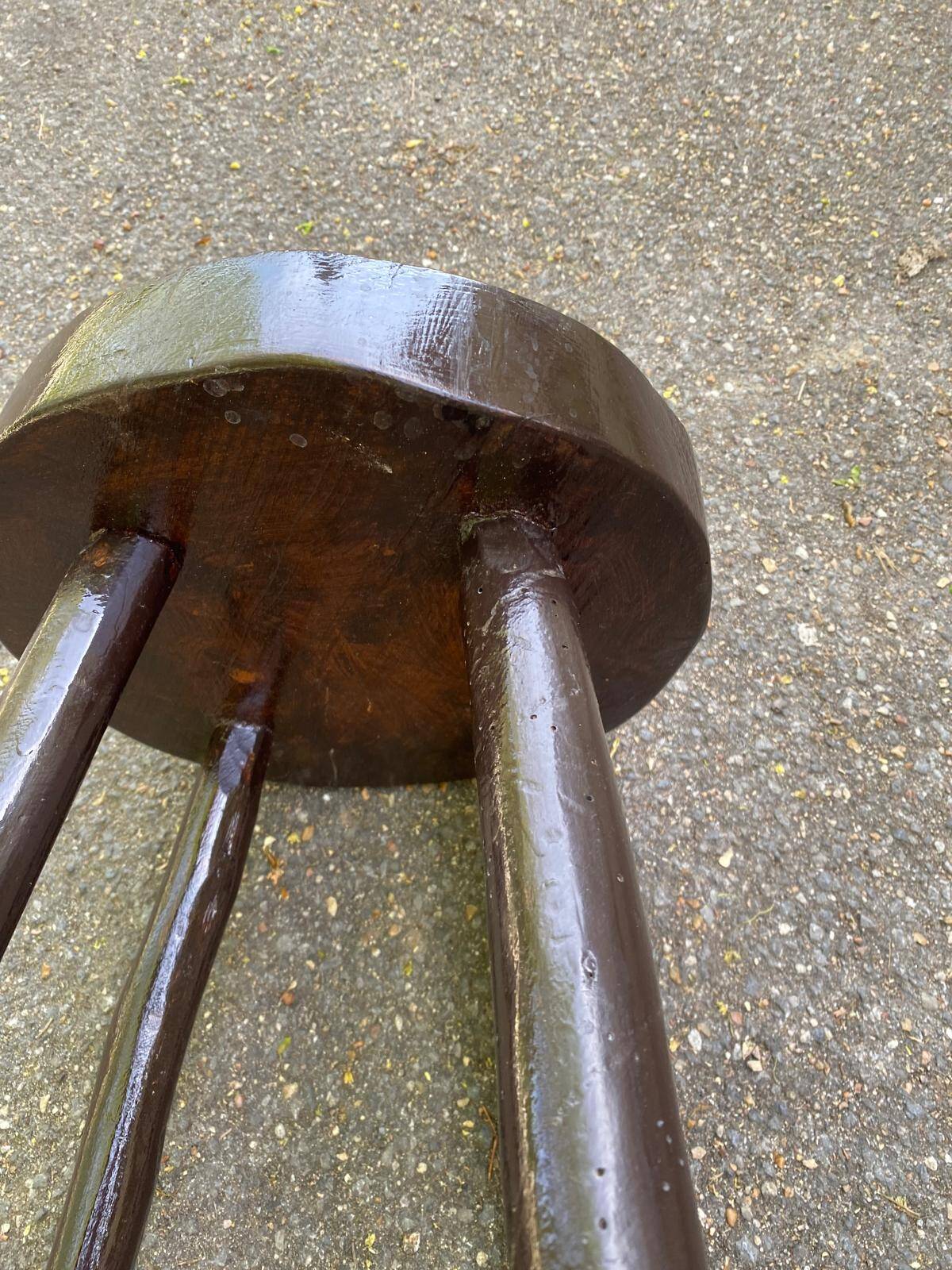 Tabouret de bar haut quadripode en bois massif sculpté 80cm