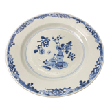 Plate in blue of China XVIII or XIXth Blue and white decoration