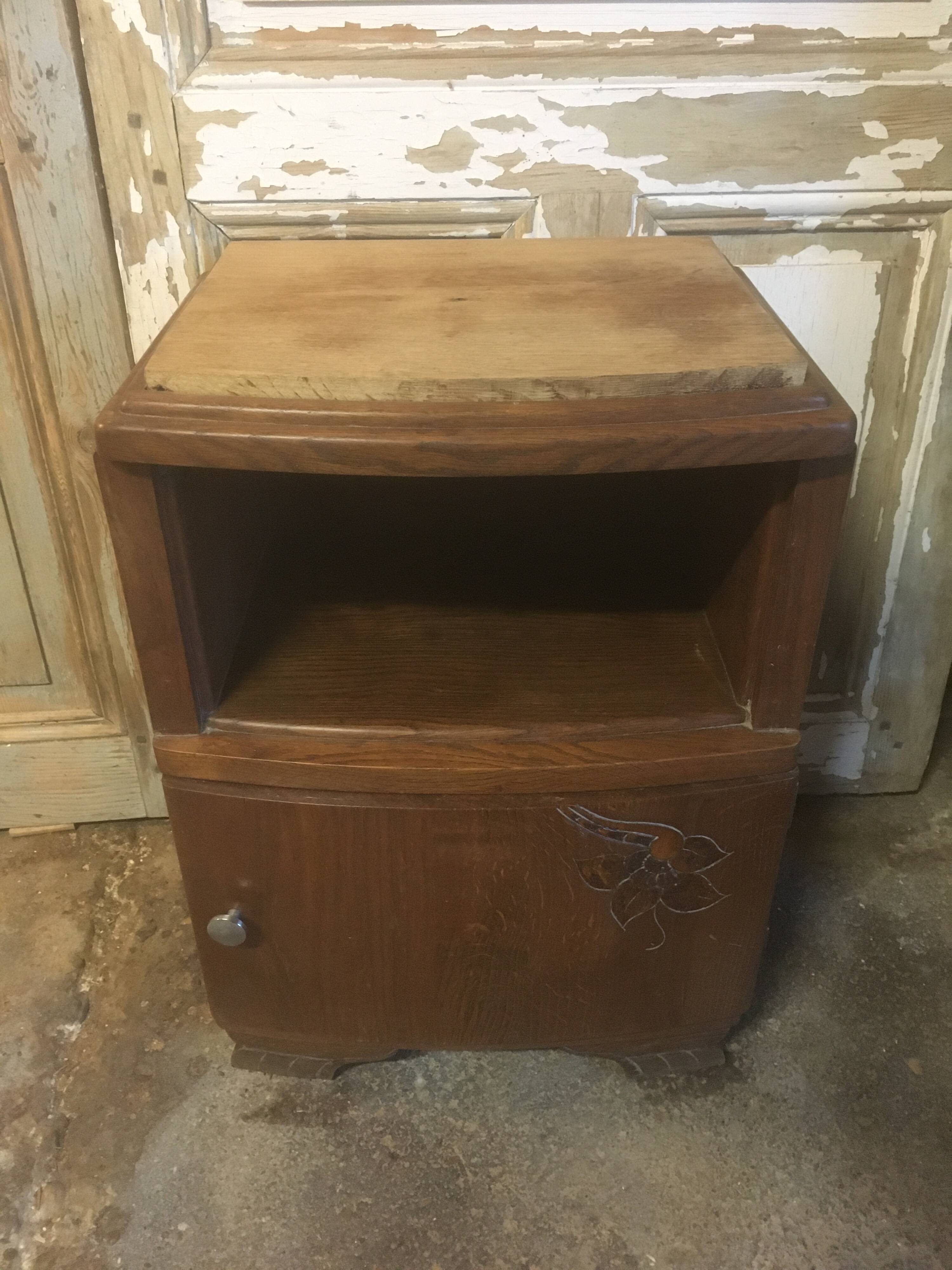 Oak bedside table from the 1930s/1940s.