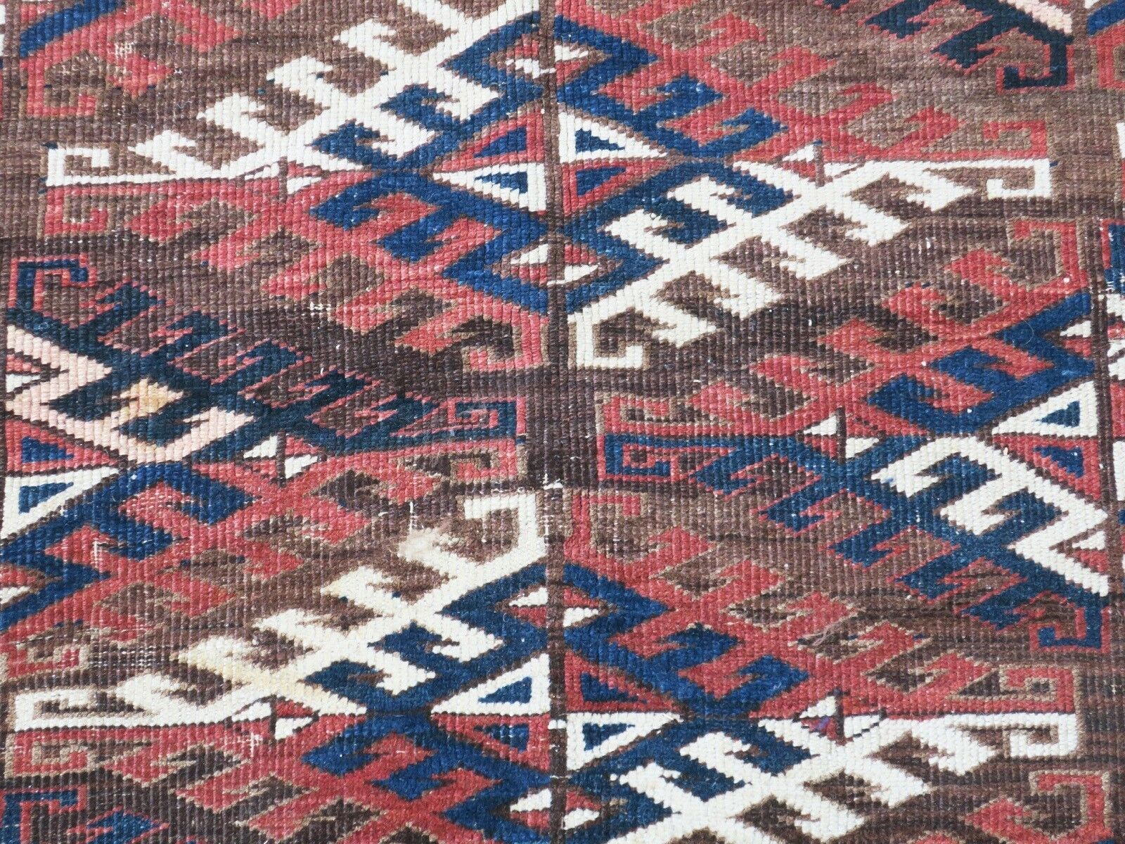 fine antique yomud tribal main carpet 1890 294x202cm