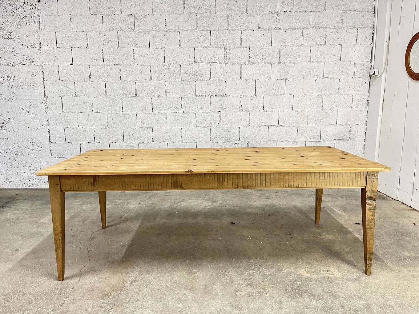 Old farm table from the 1940s "Chamonix"