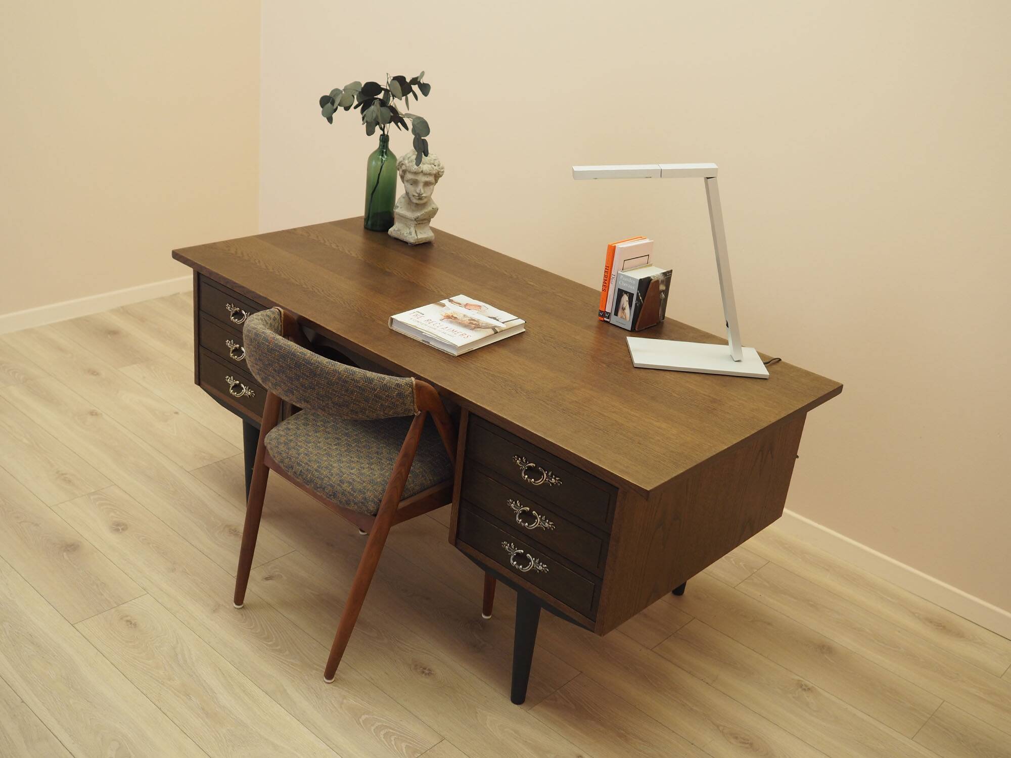 Bureau en noyer danois avec tiroirs, années 1960