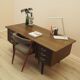 Bureau en noyer danois avec tiroirs, années 1960