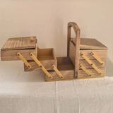 Oak and calisson yellow worker