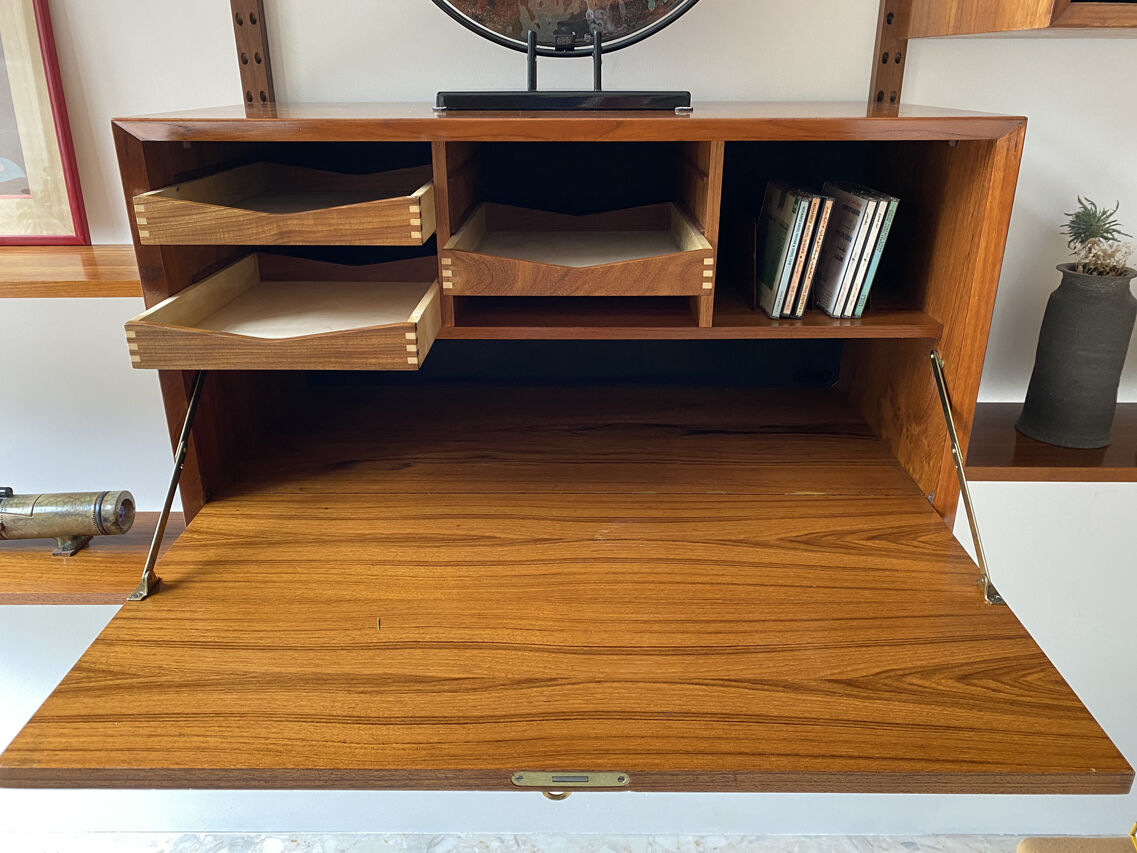 "Royal System" set of 4 teak columns, by Poul Cadovius 1970