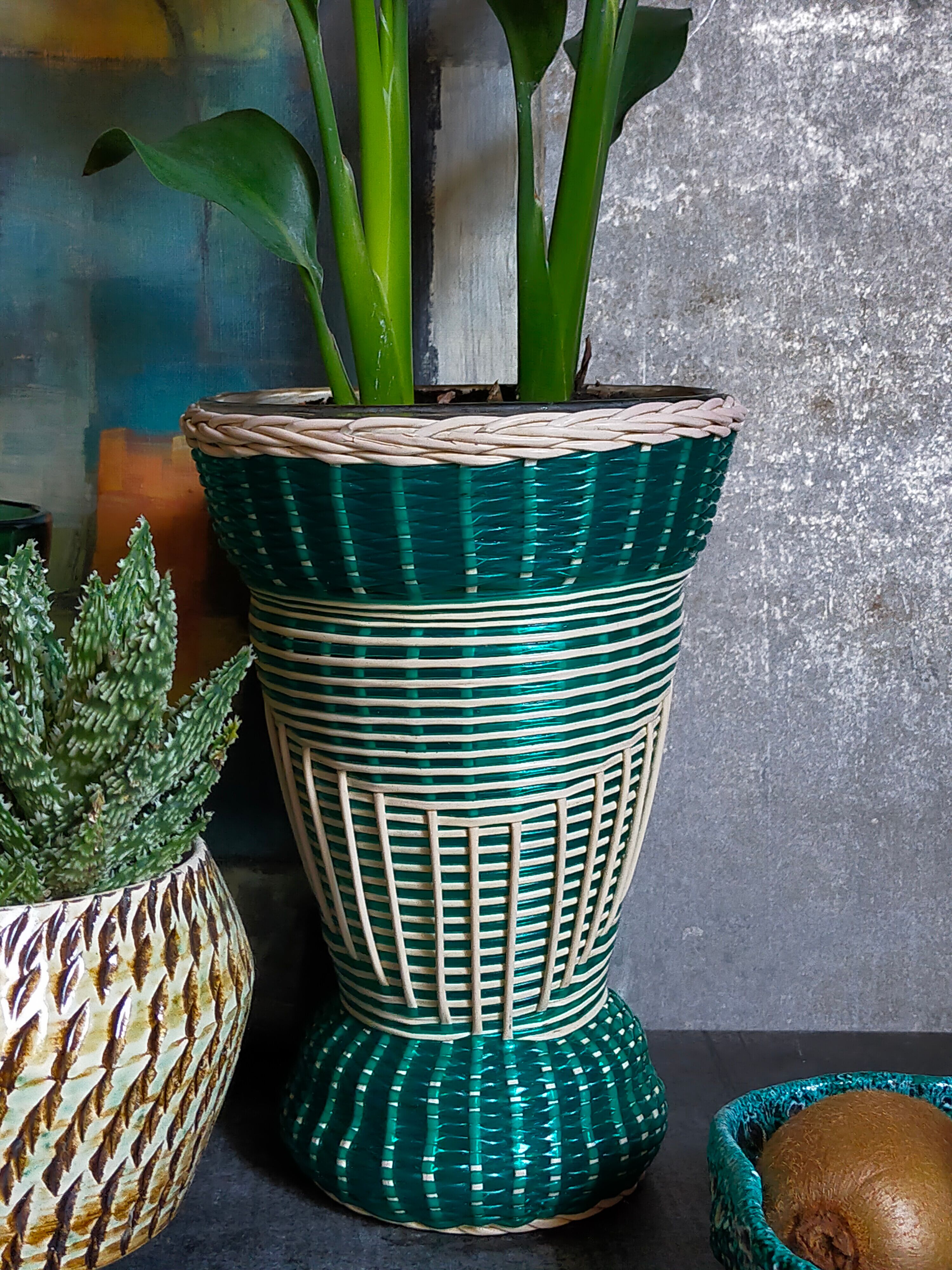 Glass vase and braided scoubidou thread 50s