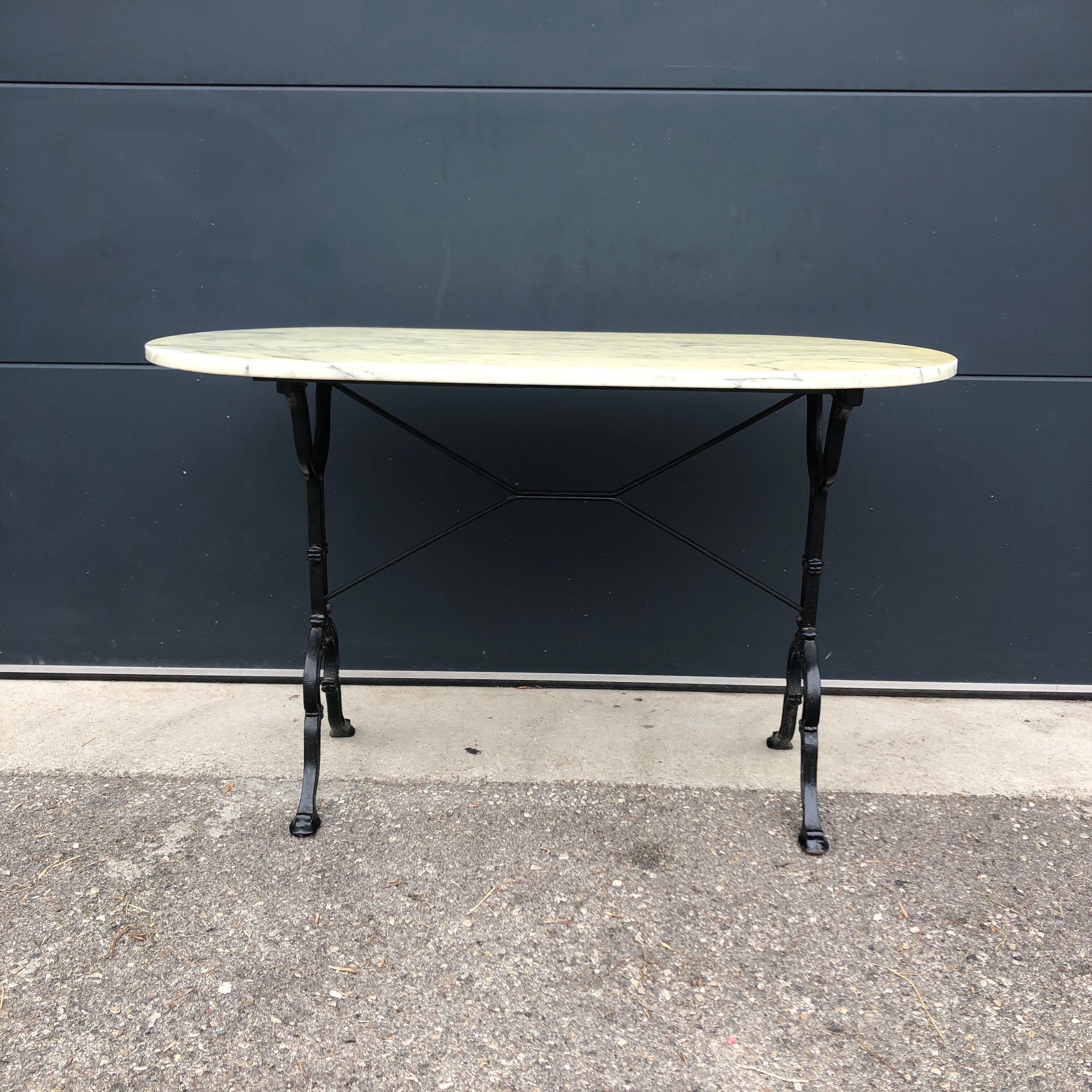 Bistro table
