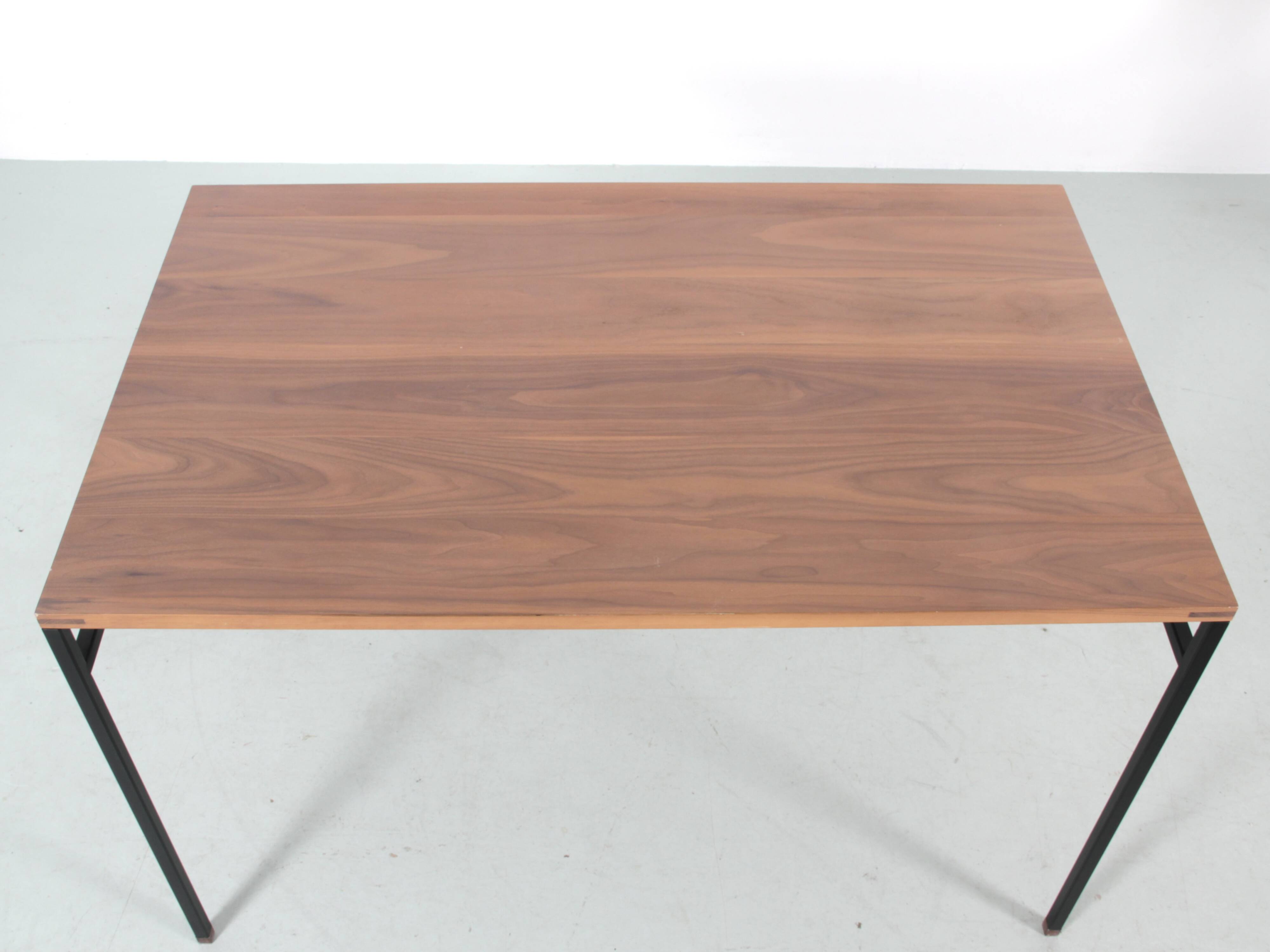 Cosmopol desk, walnut and steel. 120 x 60 cm