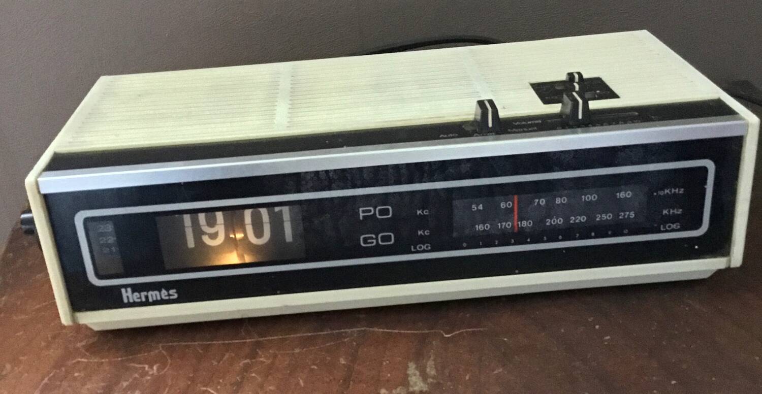 Hermes clock radio