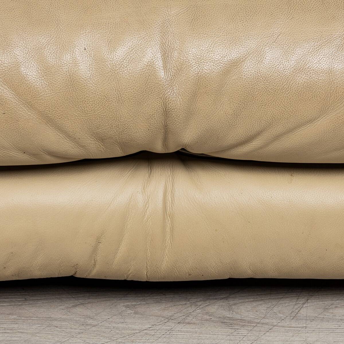 Italian 20thc beige "soriana" leather sofa by tobia scarpa for cassina