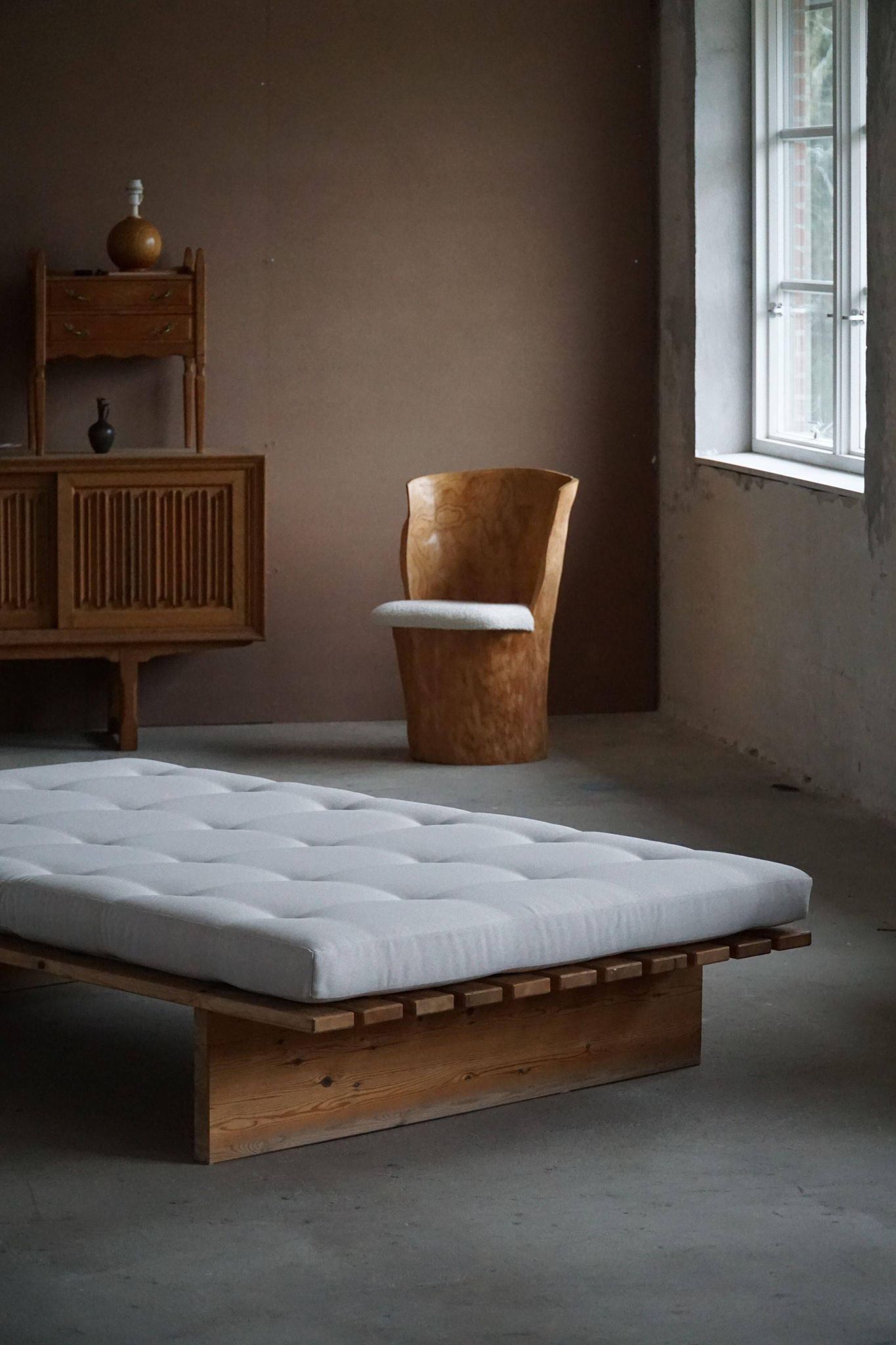 Modern Danish daybed, reupholstered, made of pine, by Nyt i Bo, 1970s.