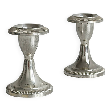 Lot de 2 bougeoirs anciens en métal léger argenté