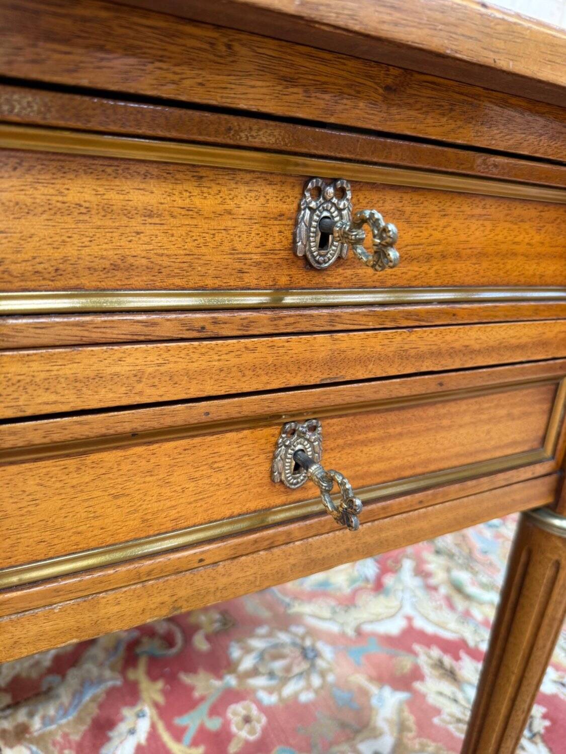 Flat desk with sliding shelves – Louis XVI style – Mahogany, leather and lace