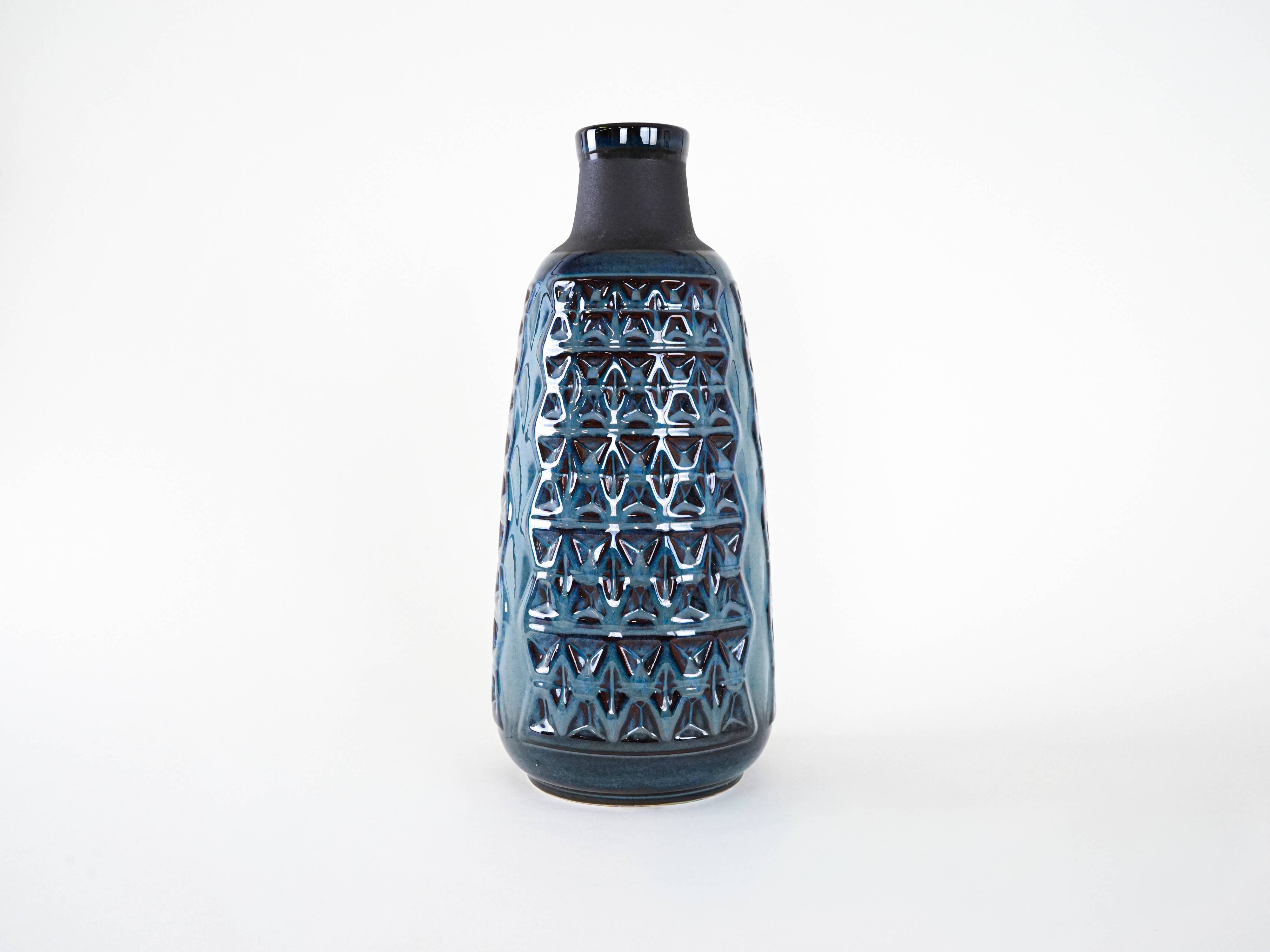 Ceramic vase, Danish design, 1960s, designer: Einar Johansen