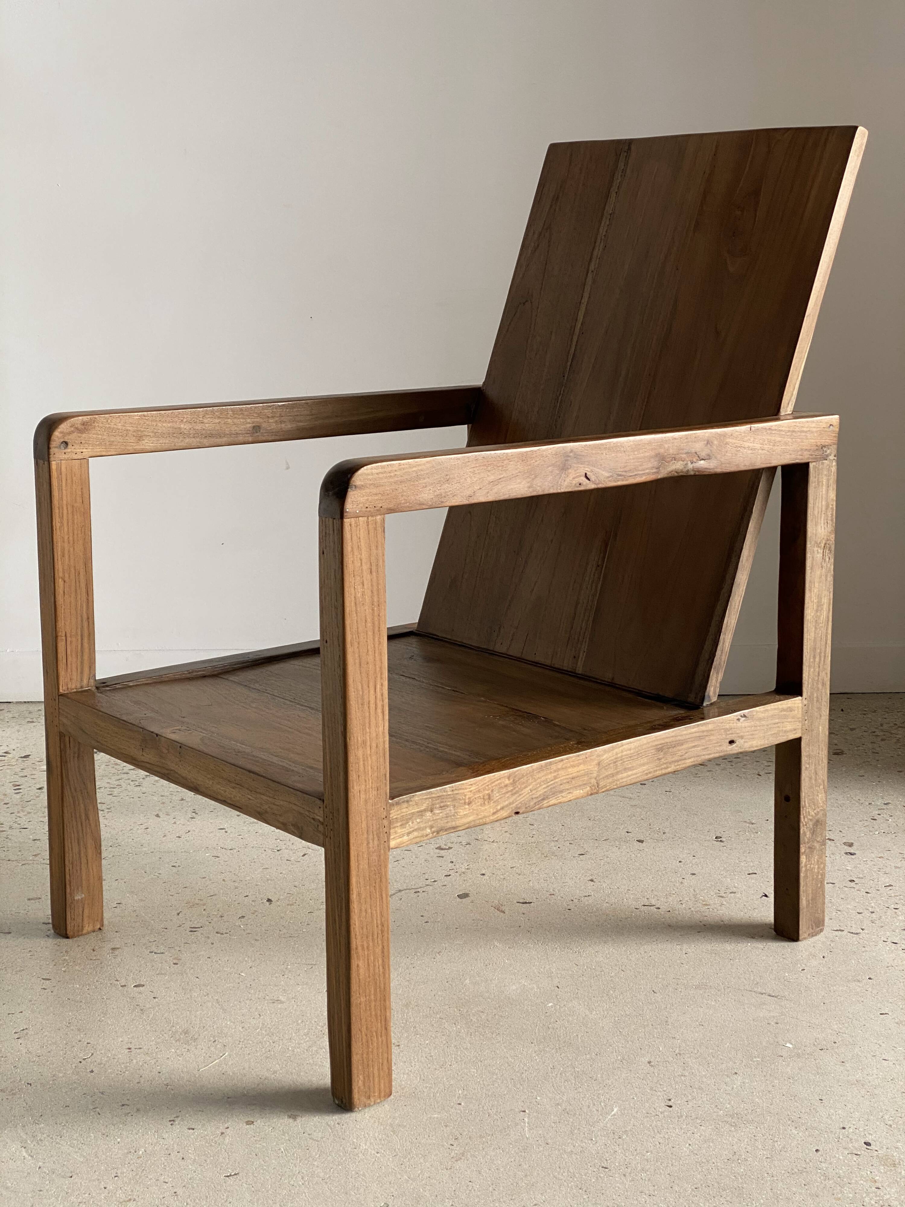 Armchair in natural wood (teak) minimalist design