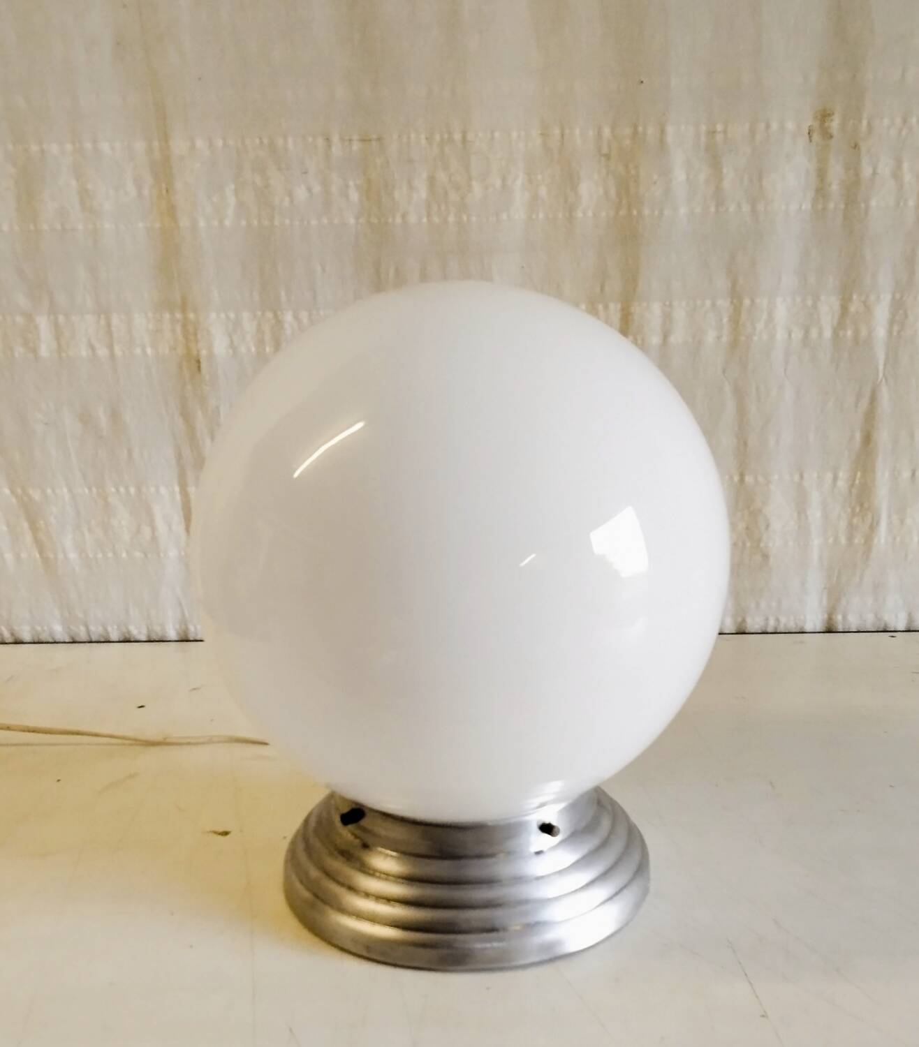 Table lamp globe opaline XXL diameter 30 cm - mid 20th century