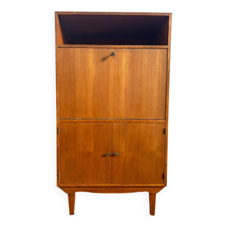 Scandinavian secretary