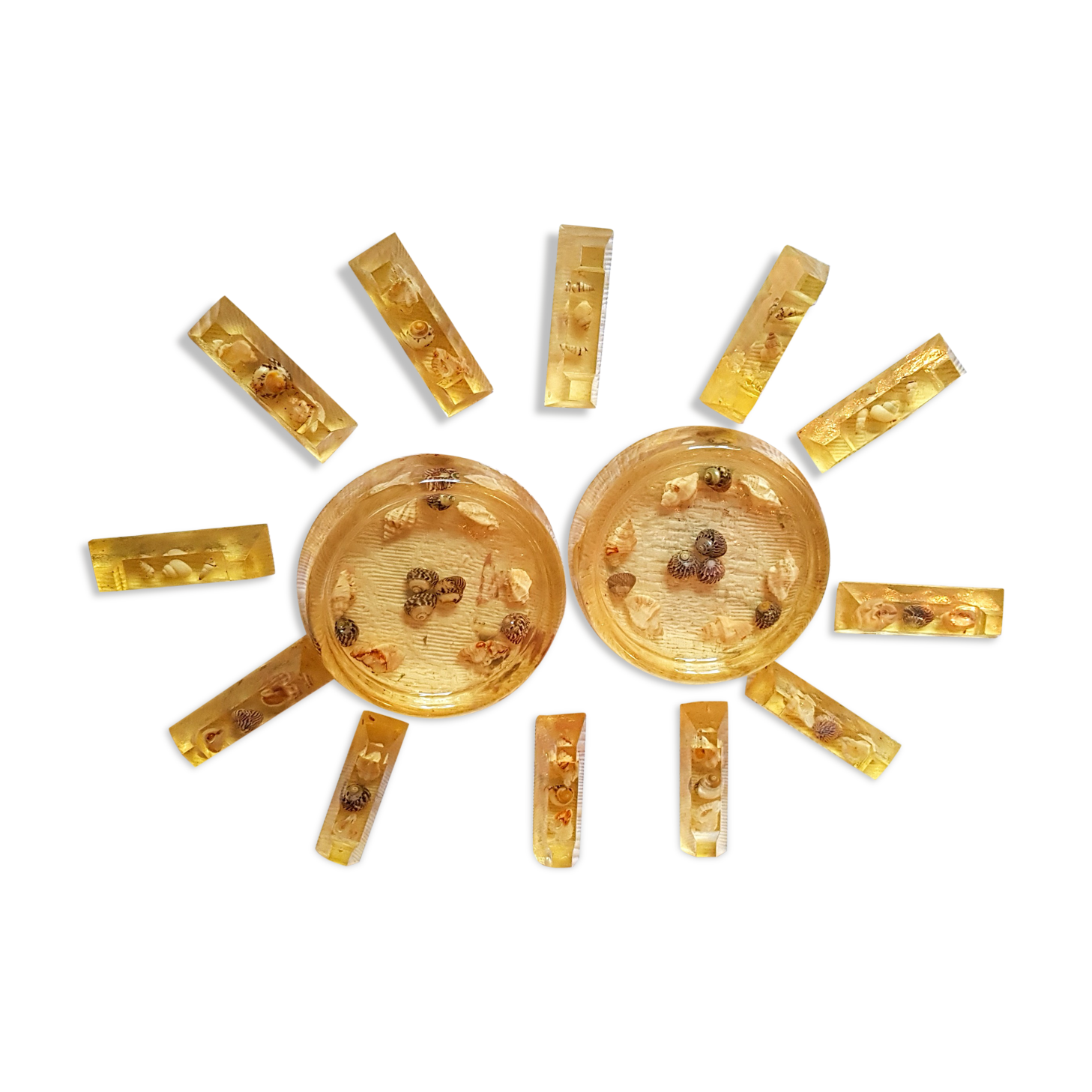 Under bottles and knife doors