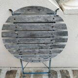 Round folding garden table