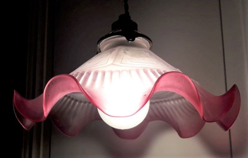 Suspension early 20th colored glass paste