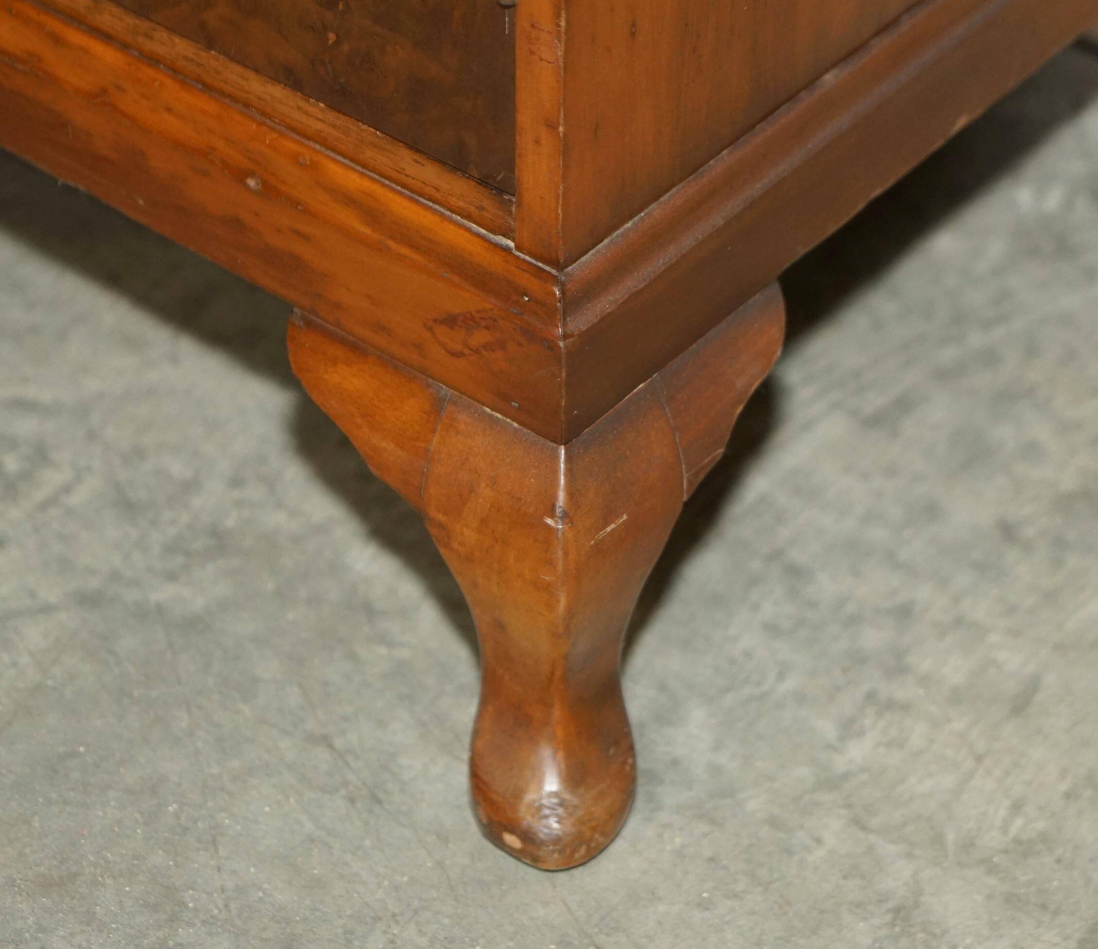 Armoire de gouvernante Art Deco en noyer burr par Waring & Gillow