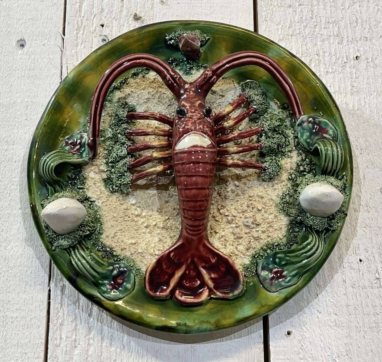 Set of 8 majolica-barbotine dishes and plates