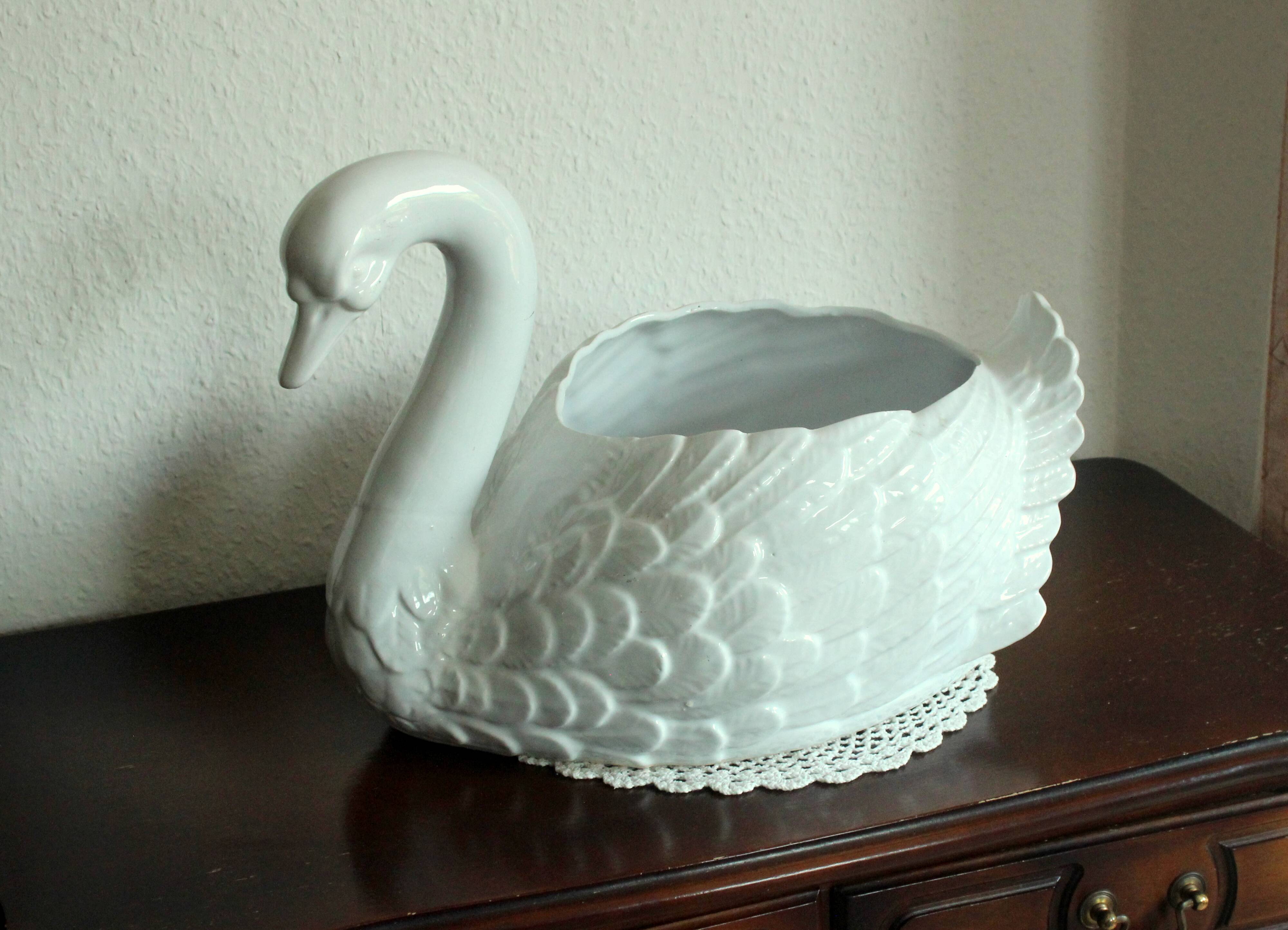 XL white ceramic swan planter - Vintage