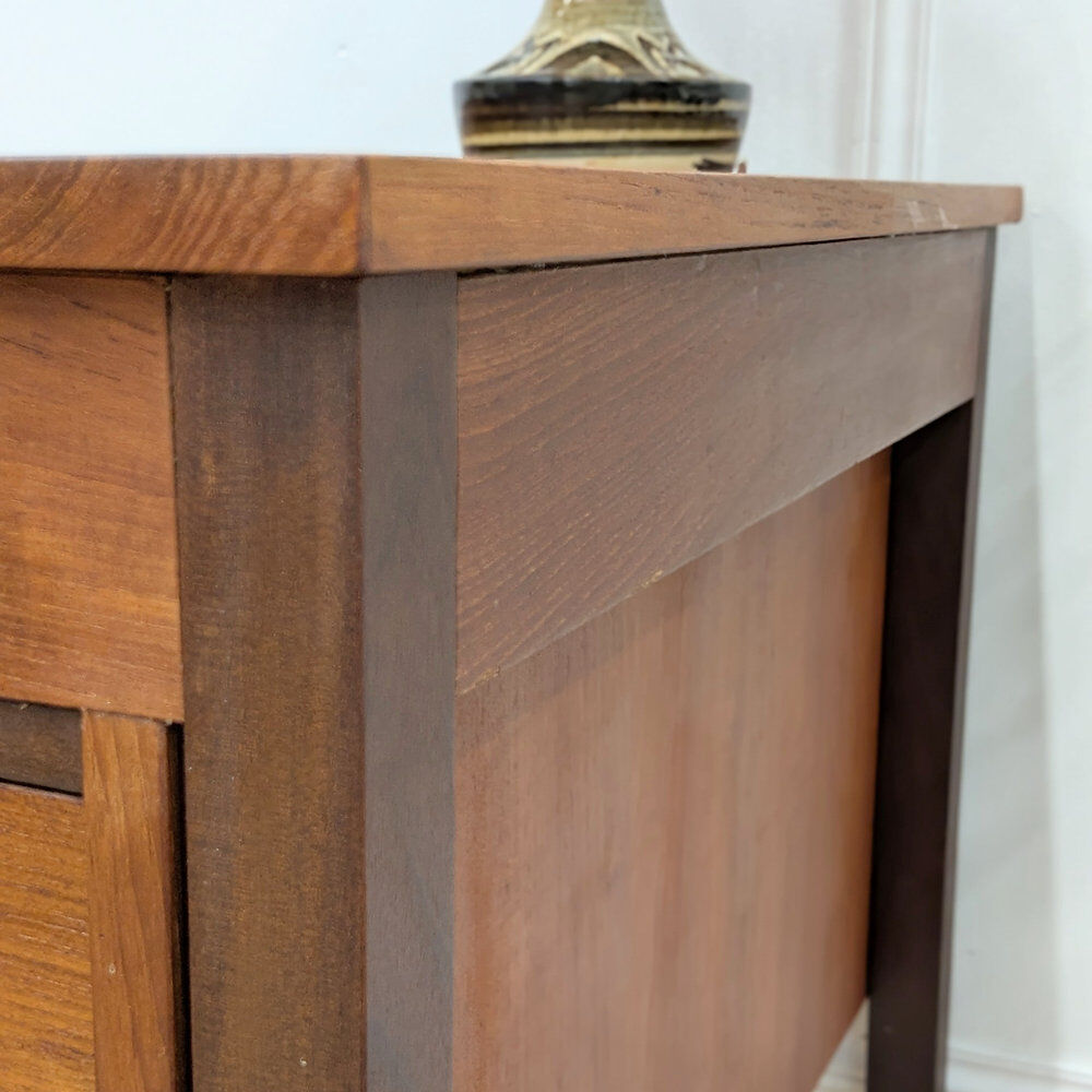Bureau scandinave poignées dorées