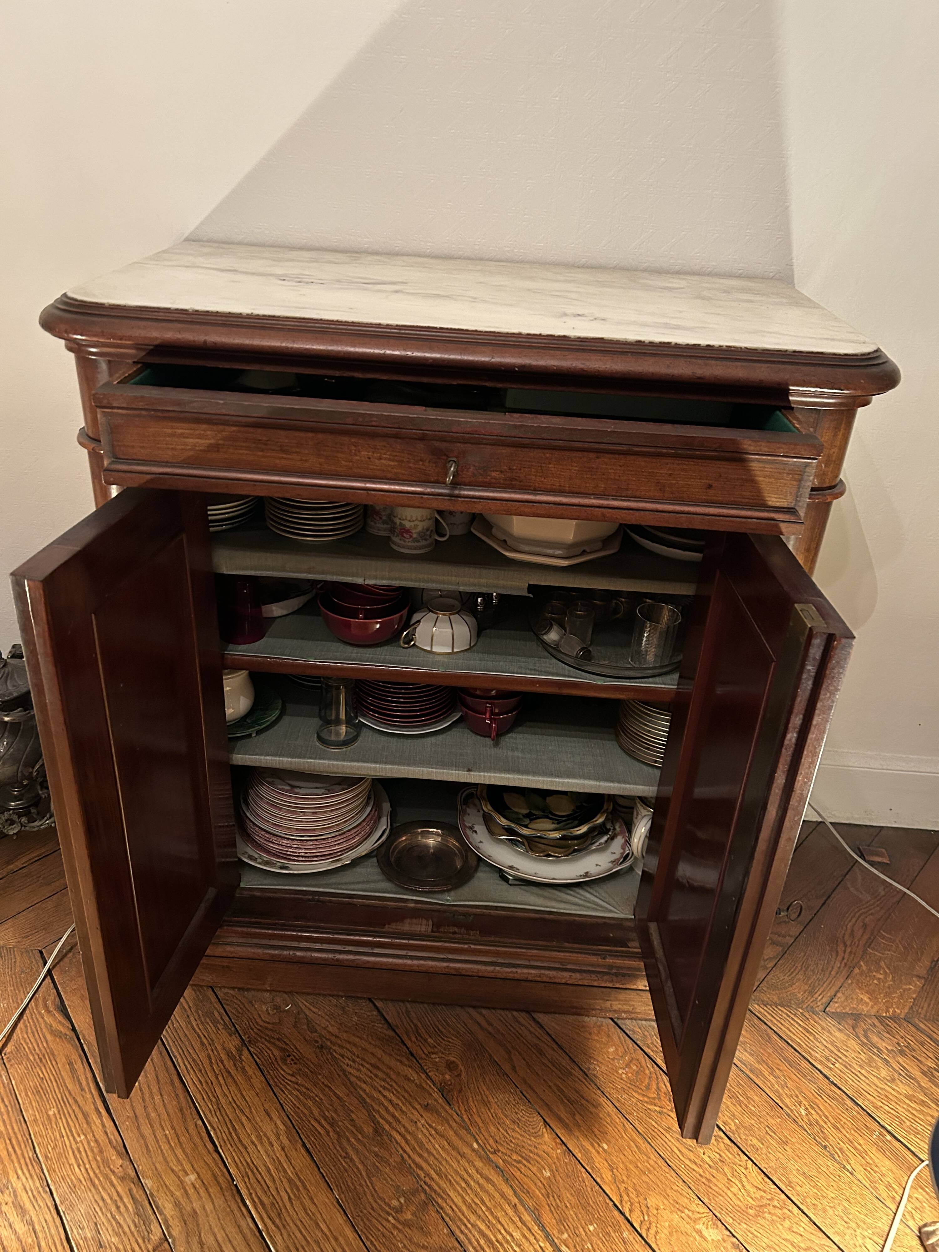 Antique wood-panelled sideboard with white marble top – Circa 1880