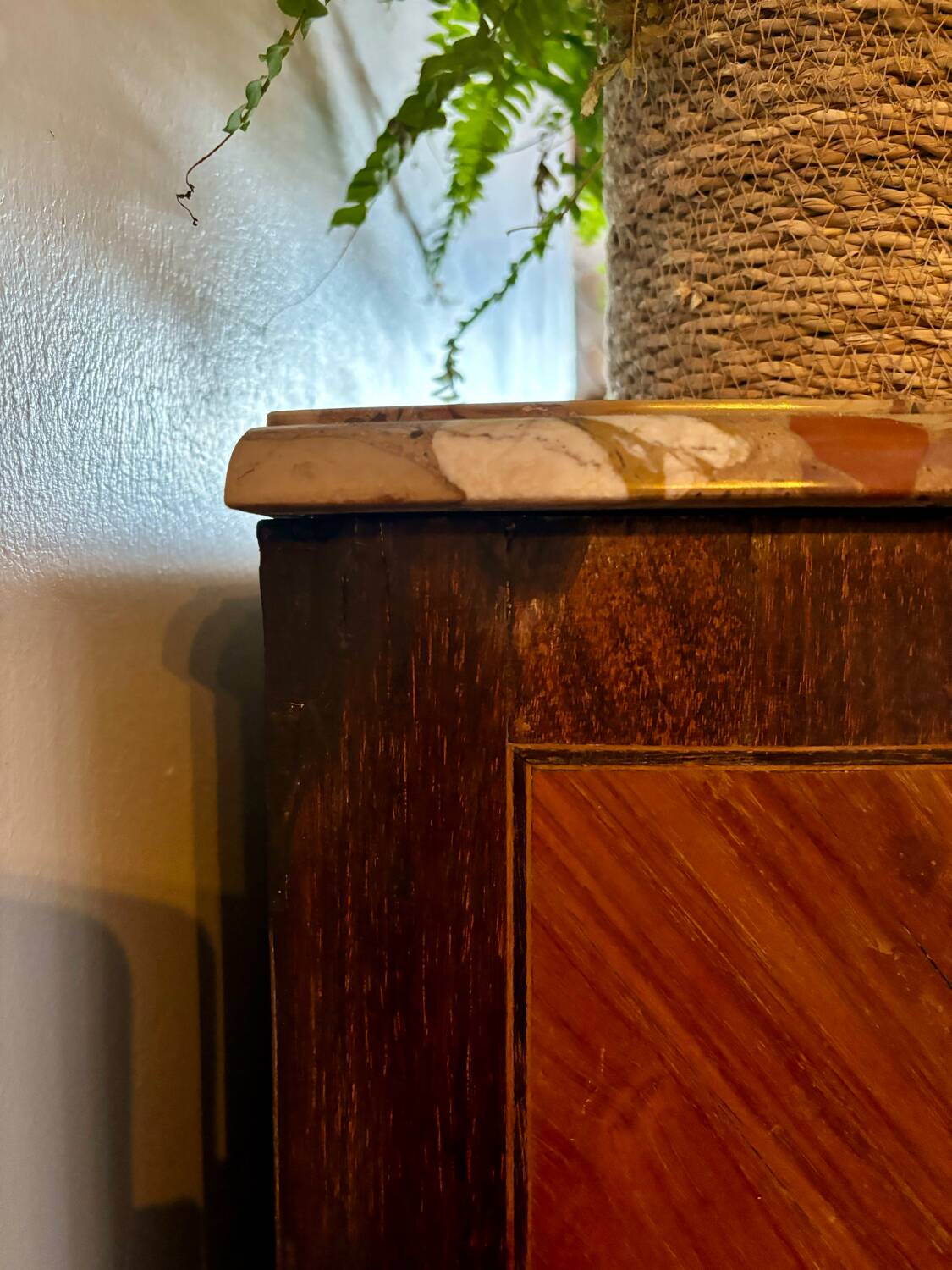 Petite commode style Louis XV