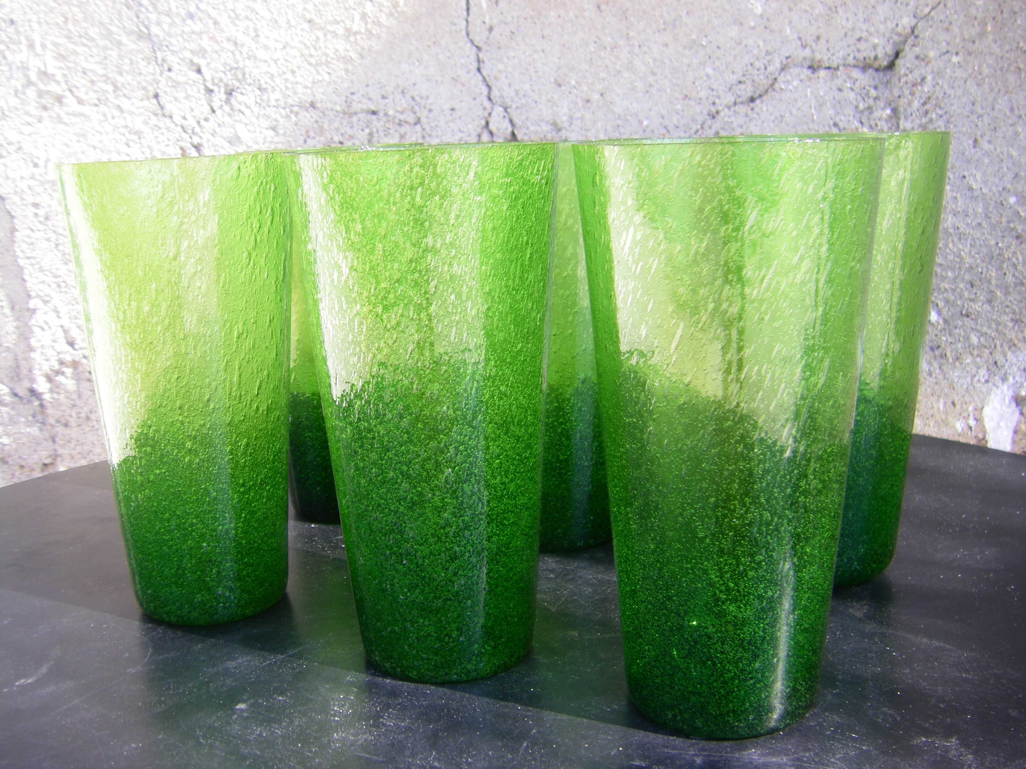 Series of six vintage bubbled glasses
