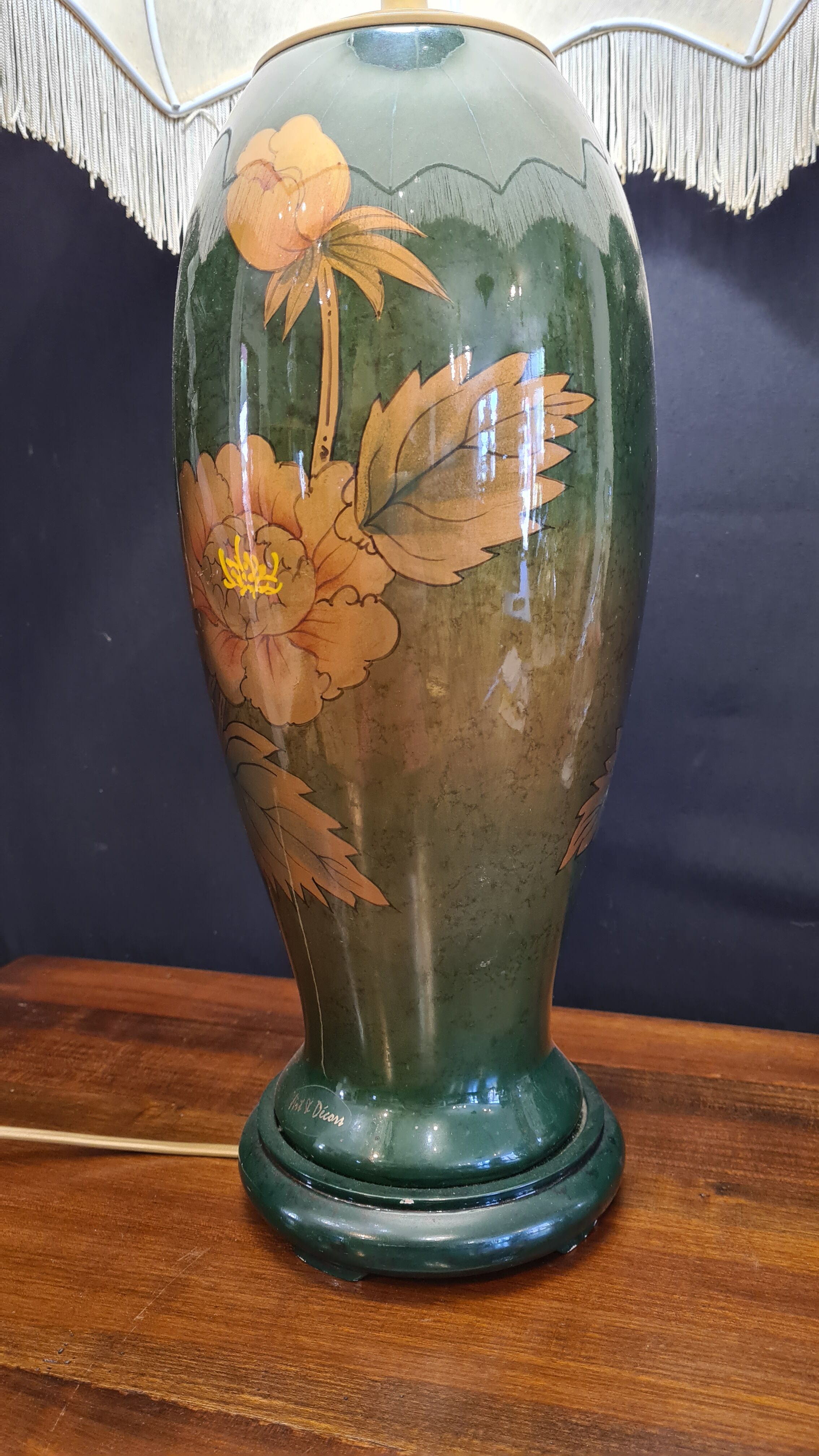 Green flowered lamp