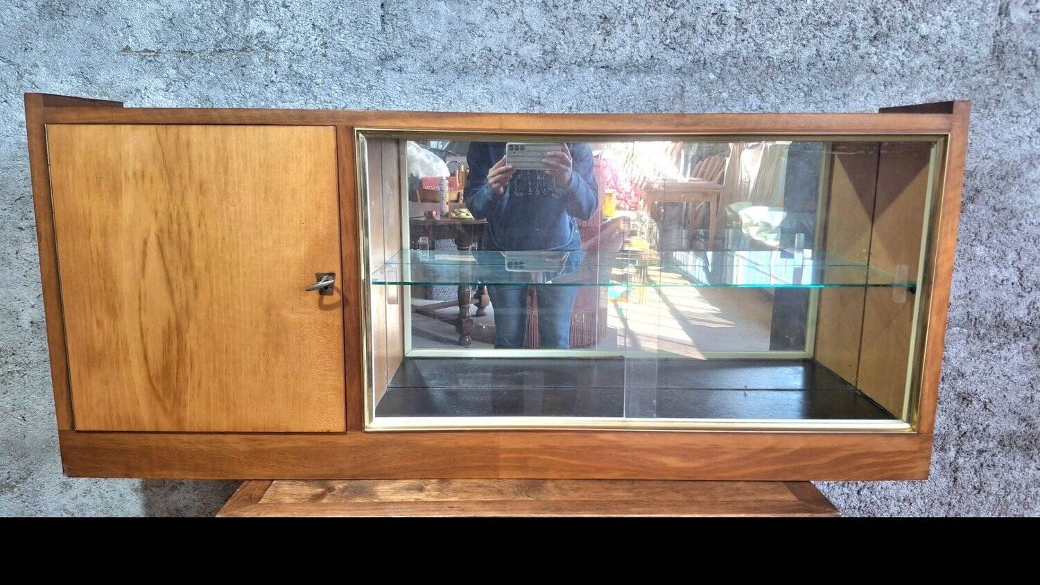 Vitrine murale Mid-Century noyer – années 1950