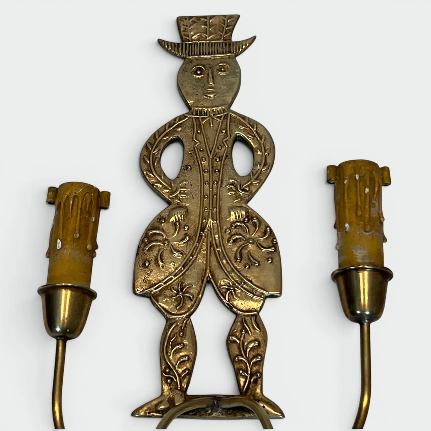 Paire d'Appliques Néoclassiques en Laiton à Décor de Personnages, Homme et