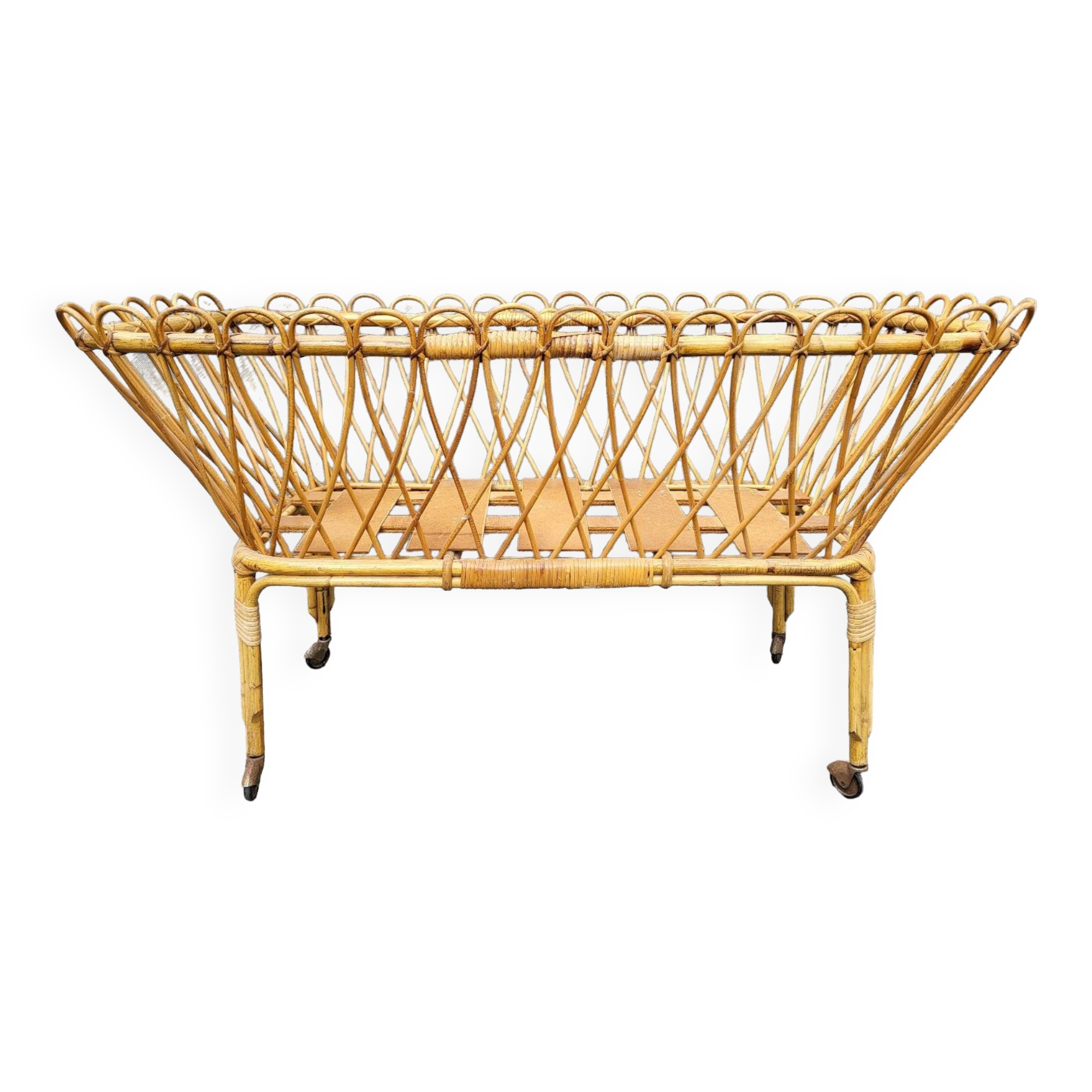 Nursery basket for green plants