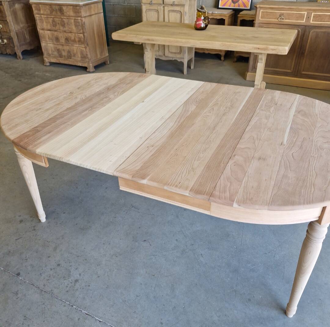 Round table solid cherry with extensions